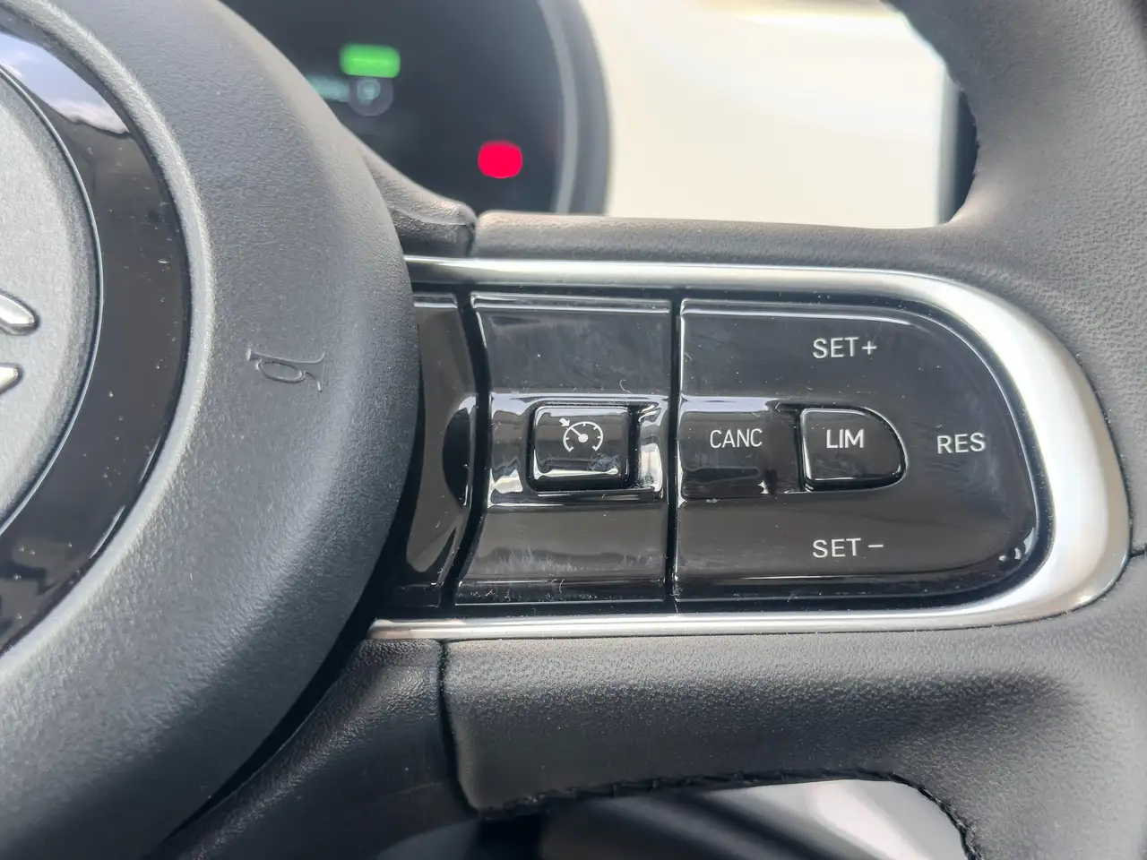 Fiat 500e Cabrio 43 kWh Long Range / Camera / 10″ Touchscreen 10