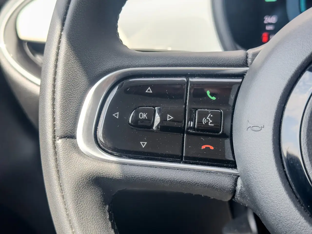 Fiat 500e Cabrio 43 kWh Long Range / Camera / 10″ Touchscreen 9