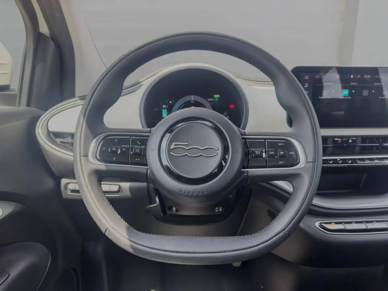 Fiat 500e Cabrio 43 kWh Long Range / Camera / 10″ Touchscreen 8