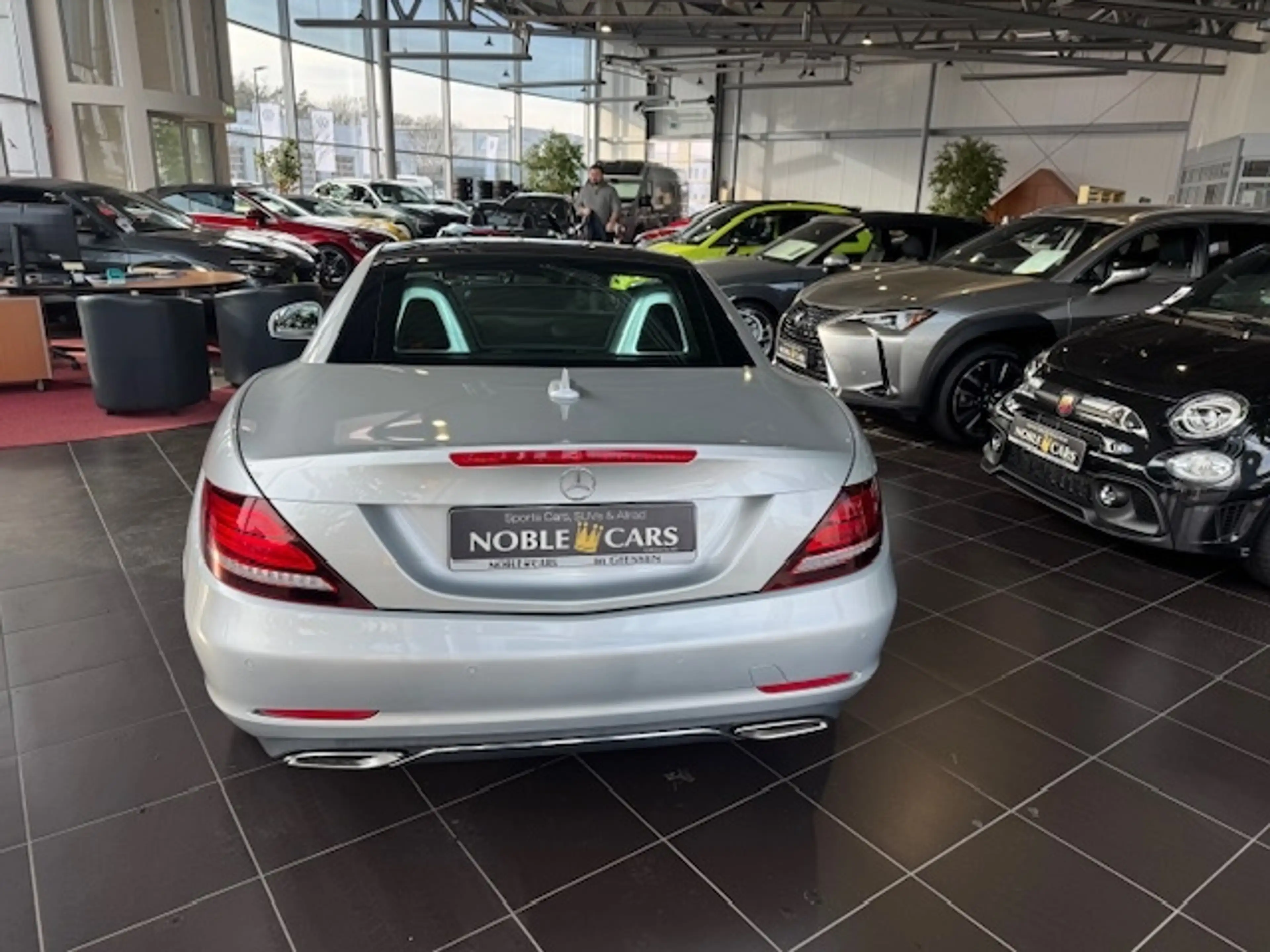 Mercedes-Benz SLC 300 Roadster PANO NAVI ALU — photo 6
