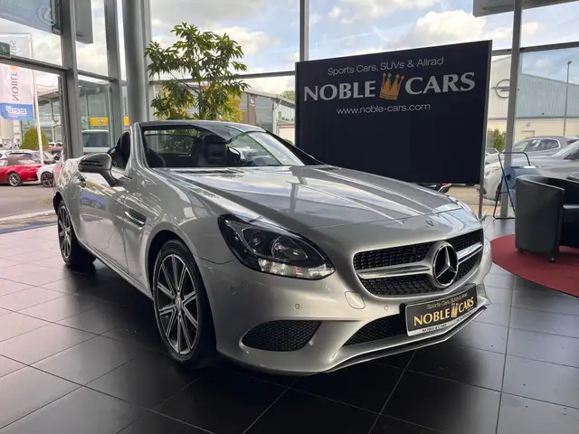 Mercedes-Benz SLC 300 Roadster PANO NAVI ALU