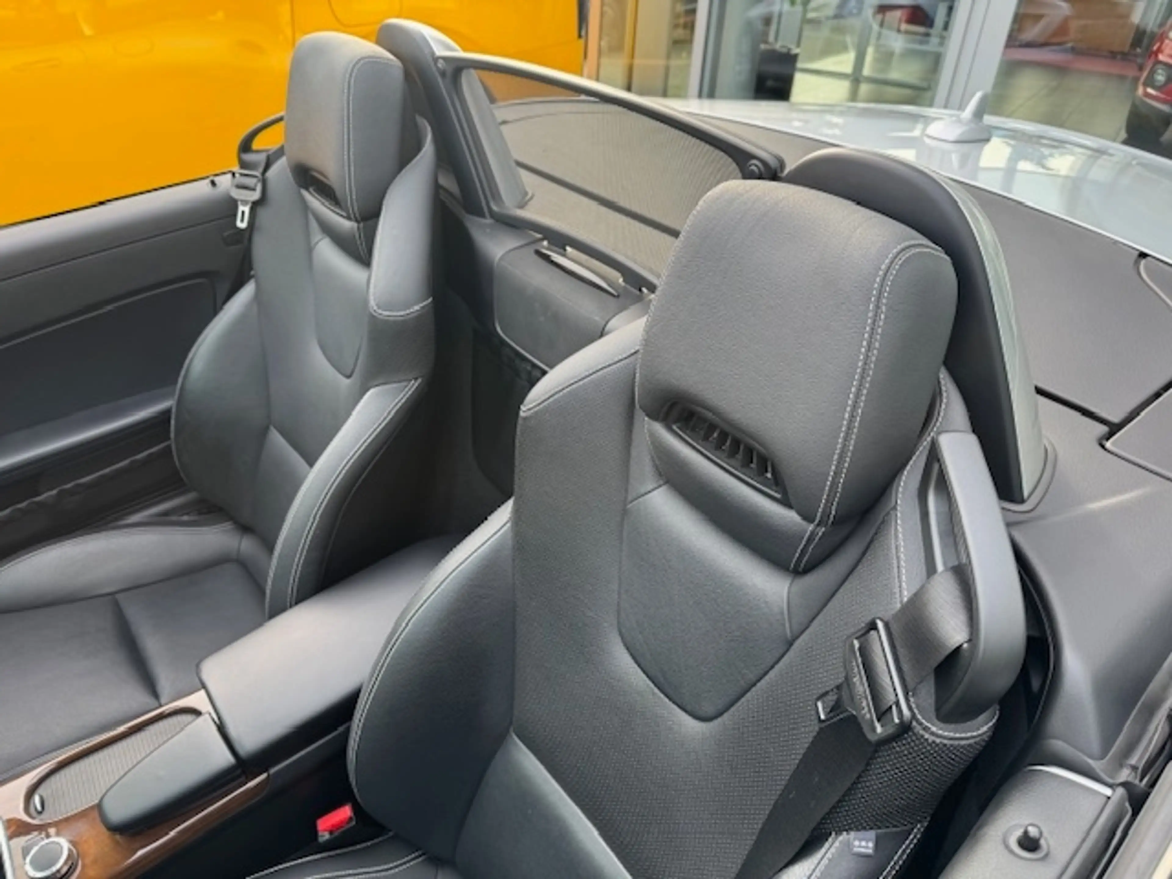 Mercedes-Benz SLC 300 Roadster PANO NAVI ALU — photo 14