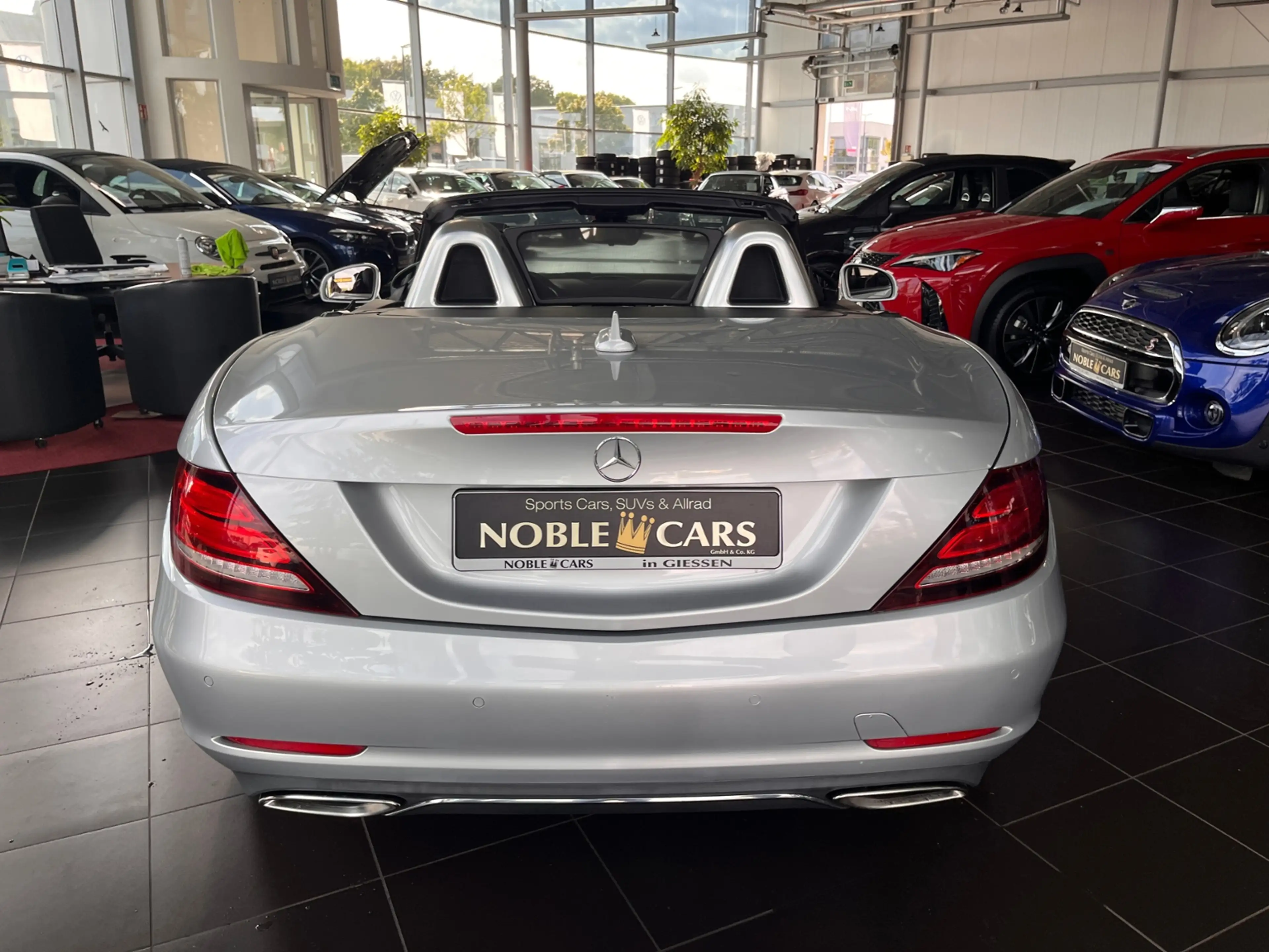 Mercedes-Benz SLC 300 Roadster PANO NAVI ALU — photo 6