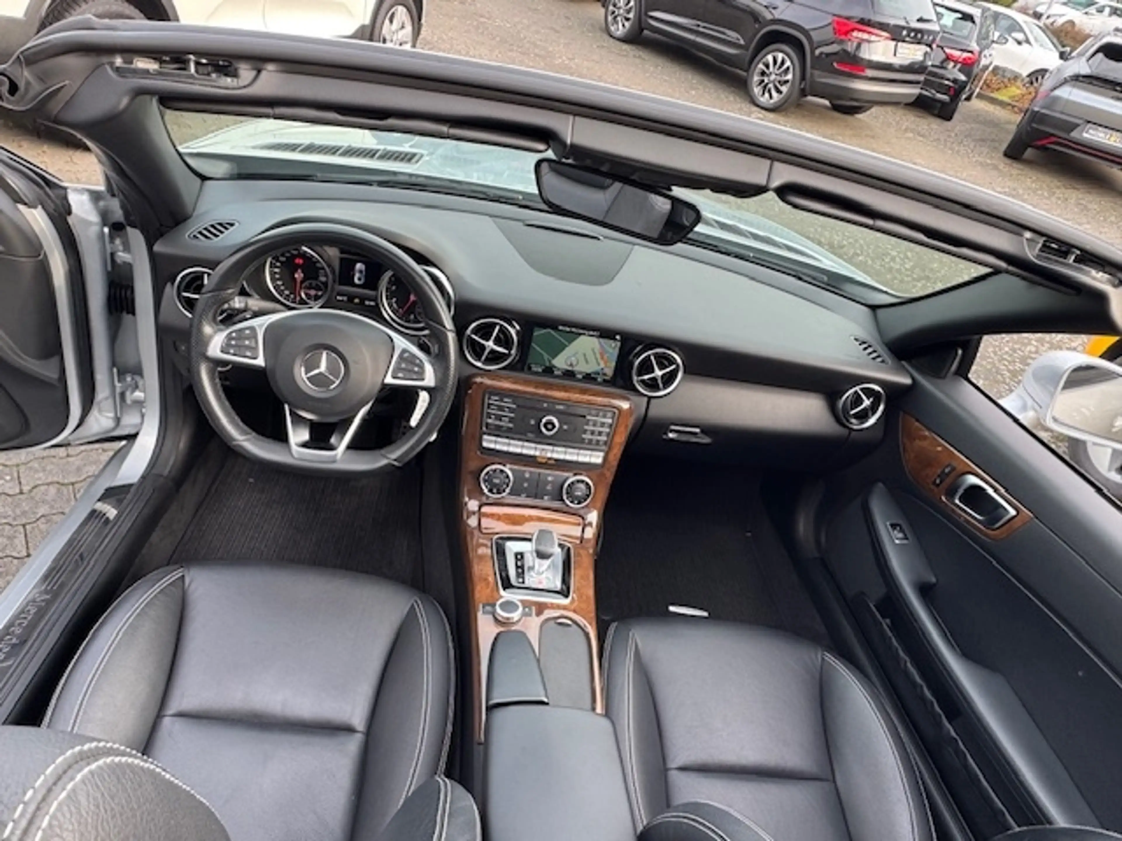 Mercedes-Benz SLC 300 Roadster PANO NAVI ALU — photo 12