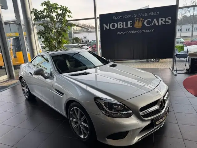 Mercedes-Benz SLC 300 Roadster PANO NAVI ALU