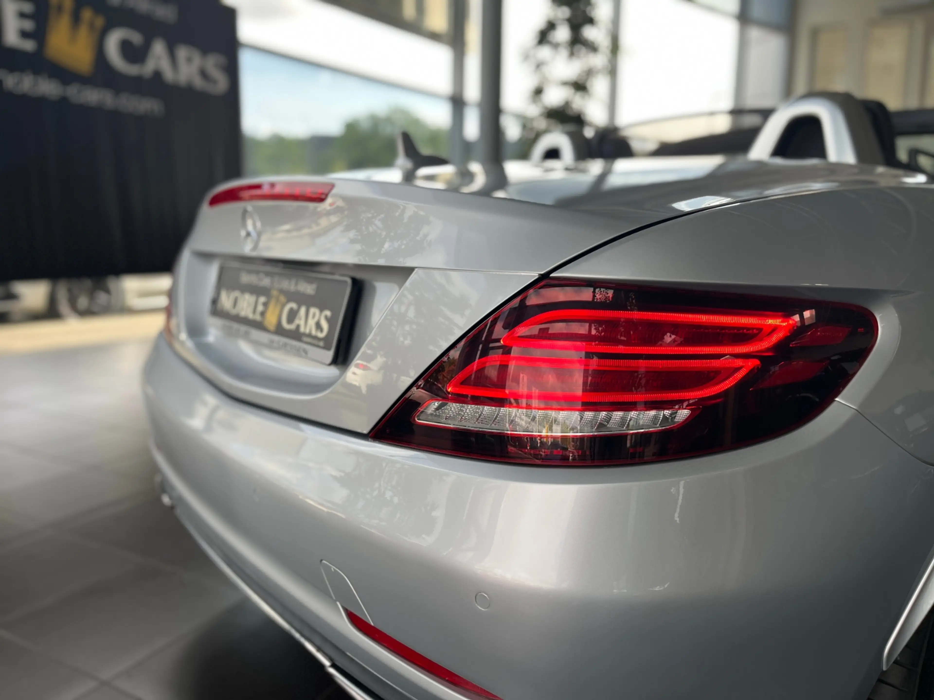 Mercedes-Benz SLC 300 Roadster PANO NAVI ALU — photo 8