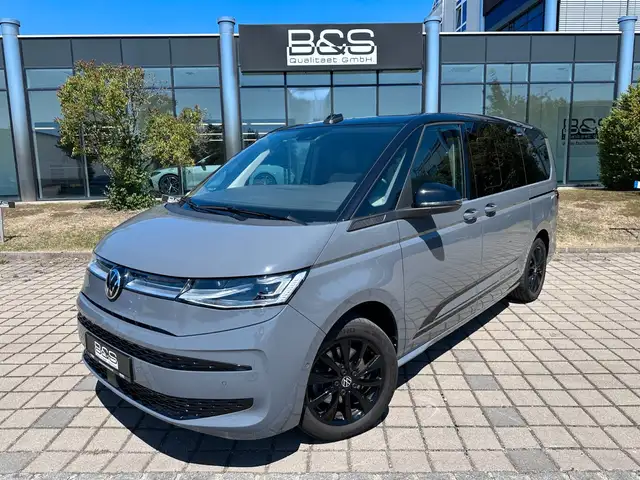 Volkswagen Multivan view 2