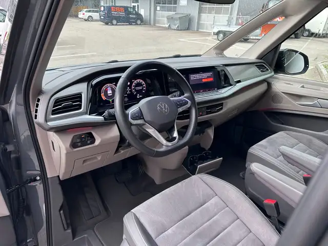 Volkswagen Multivan view 11