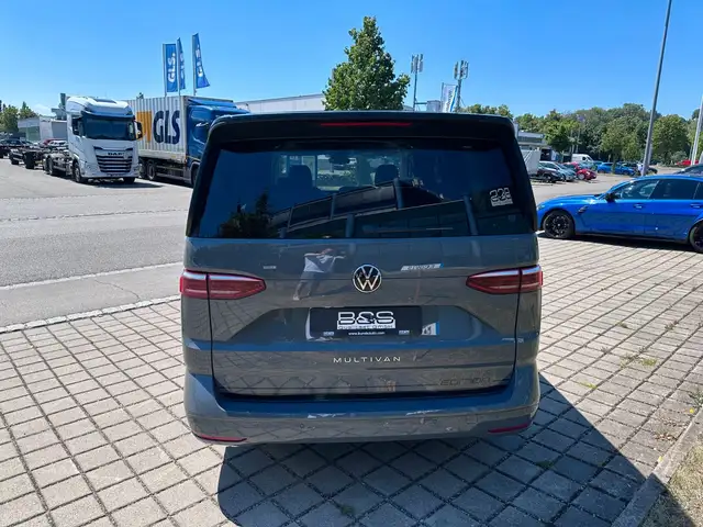 Volkswagen Multivan view 6