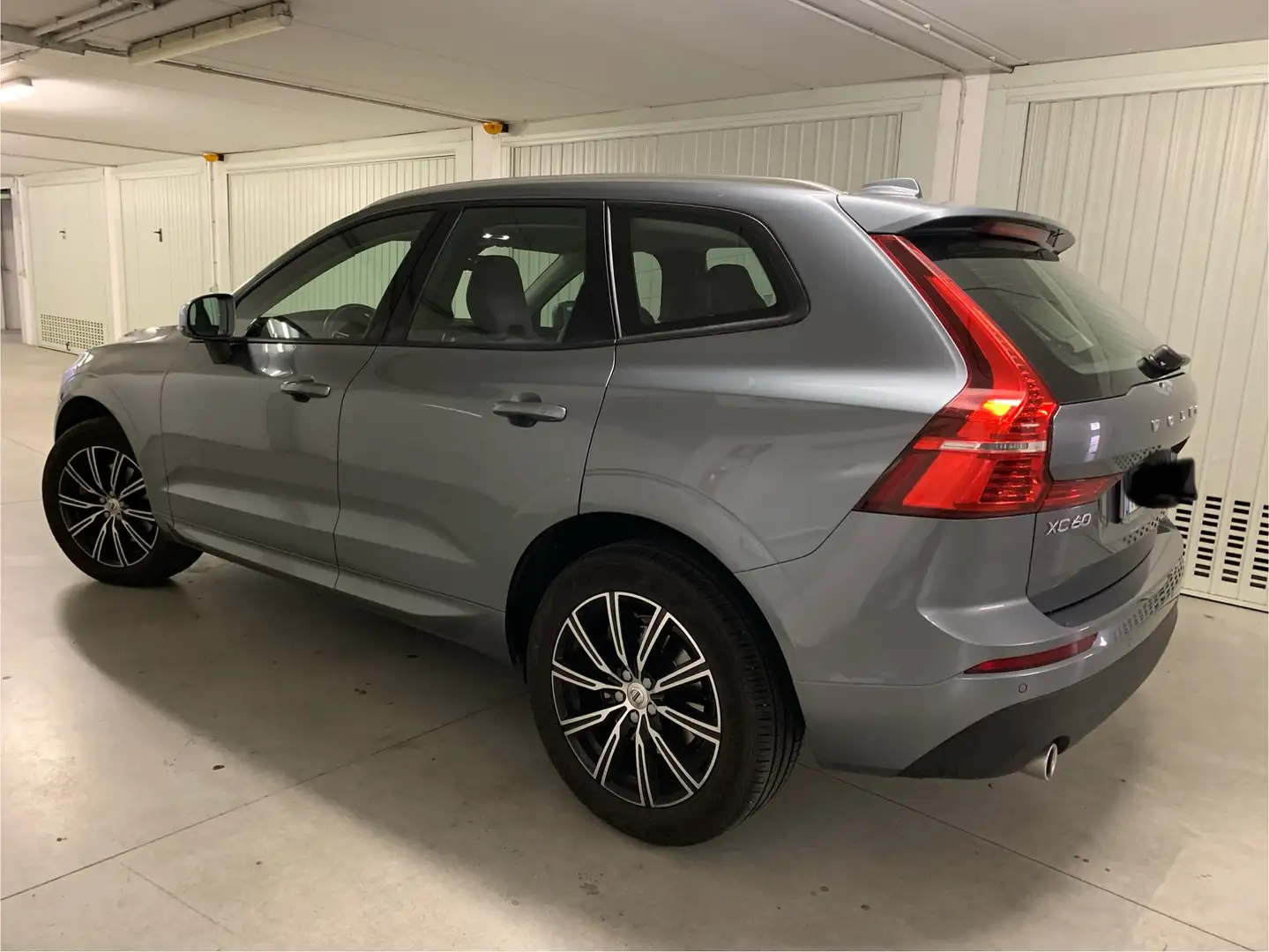 Volvo XC60 Momentum B4 awd Geartronic Grigio - 1