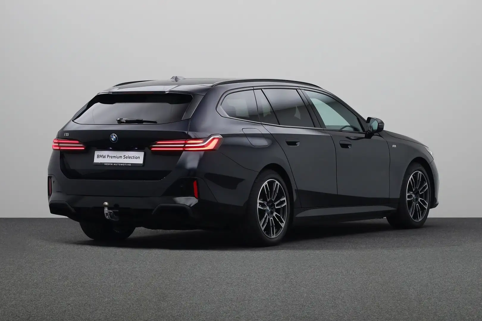 BMW i5 Touring eDrive40 M Sport Edition 84 kWh | M-sportp Zwart - 2