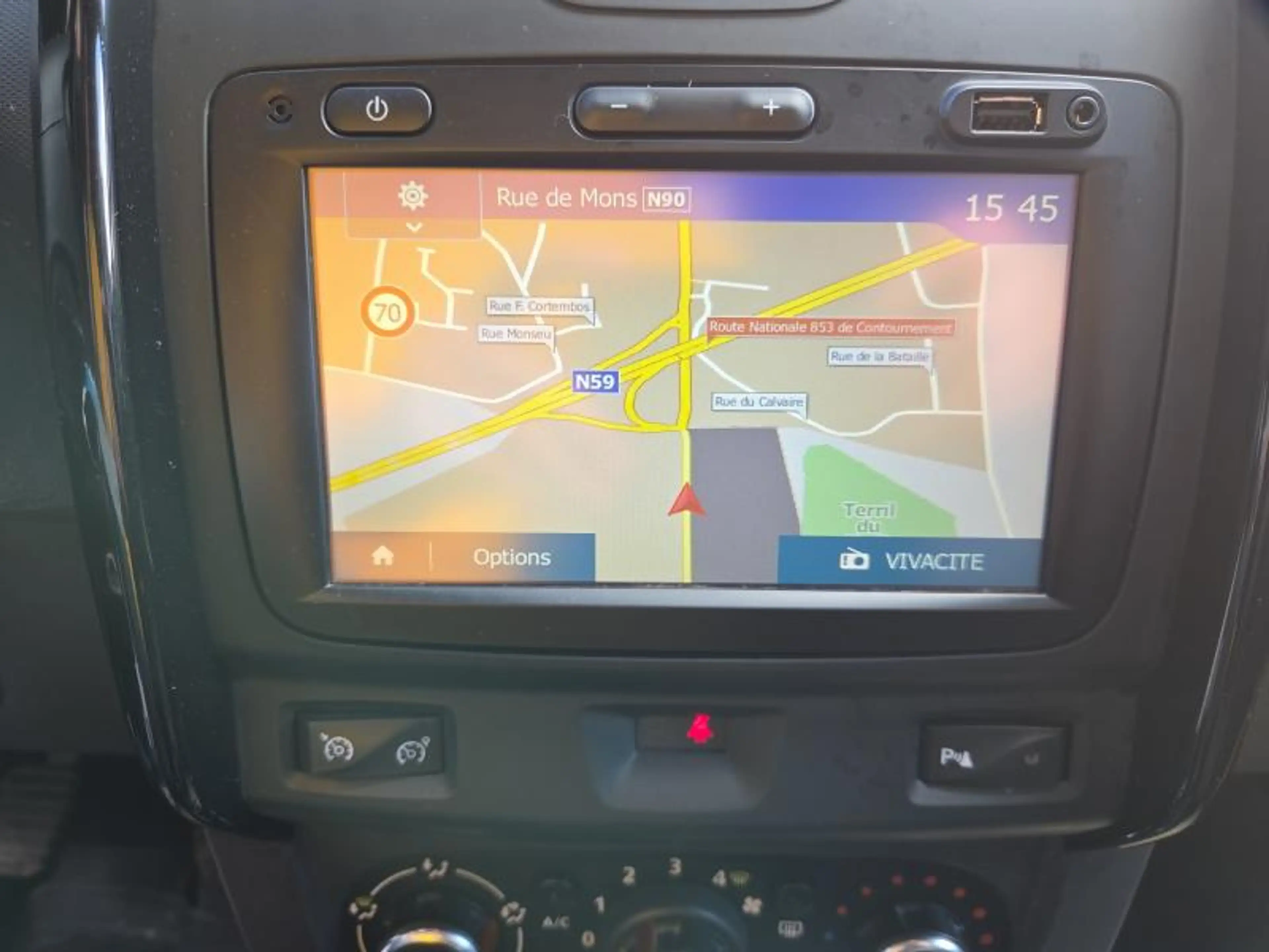 Dacia Duster 1.200cc 125cv 4x4 noir 08/17 Airco GPS Cruise — photo 14