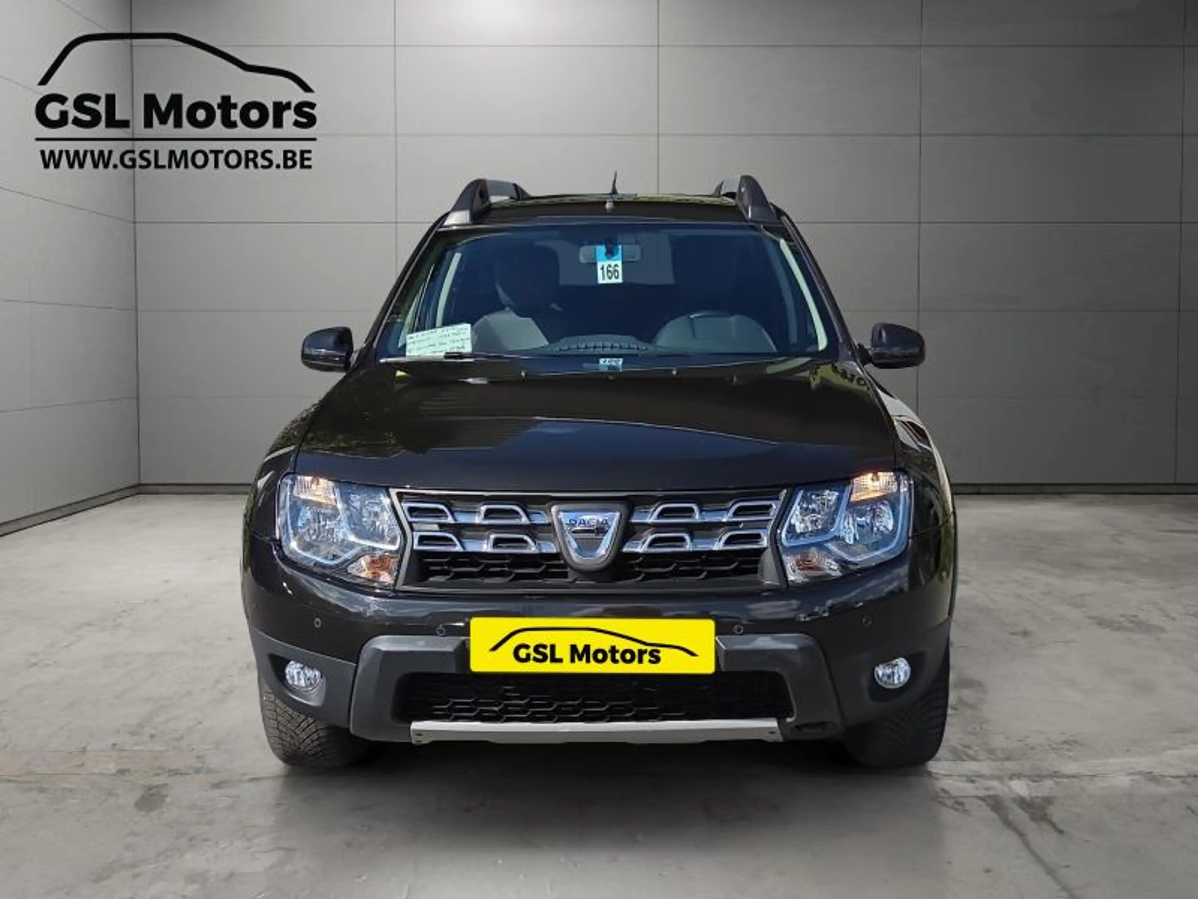 Dacia Duster 1.200cc 125cv 4x4 noir 08/17 Airco GPS Cruise — photo 2
