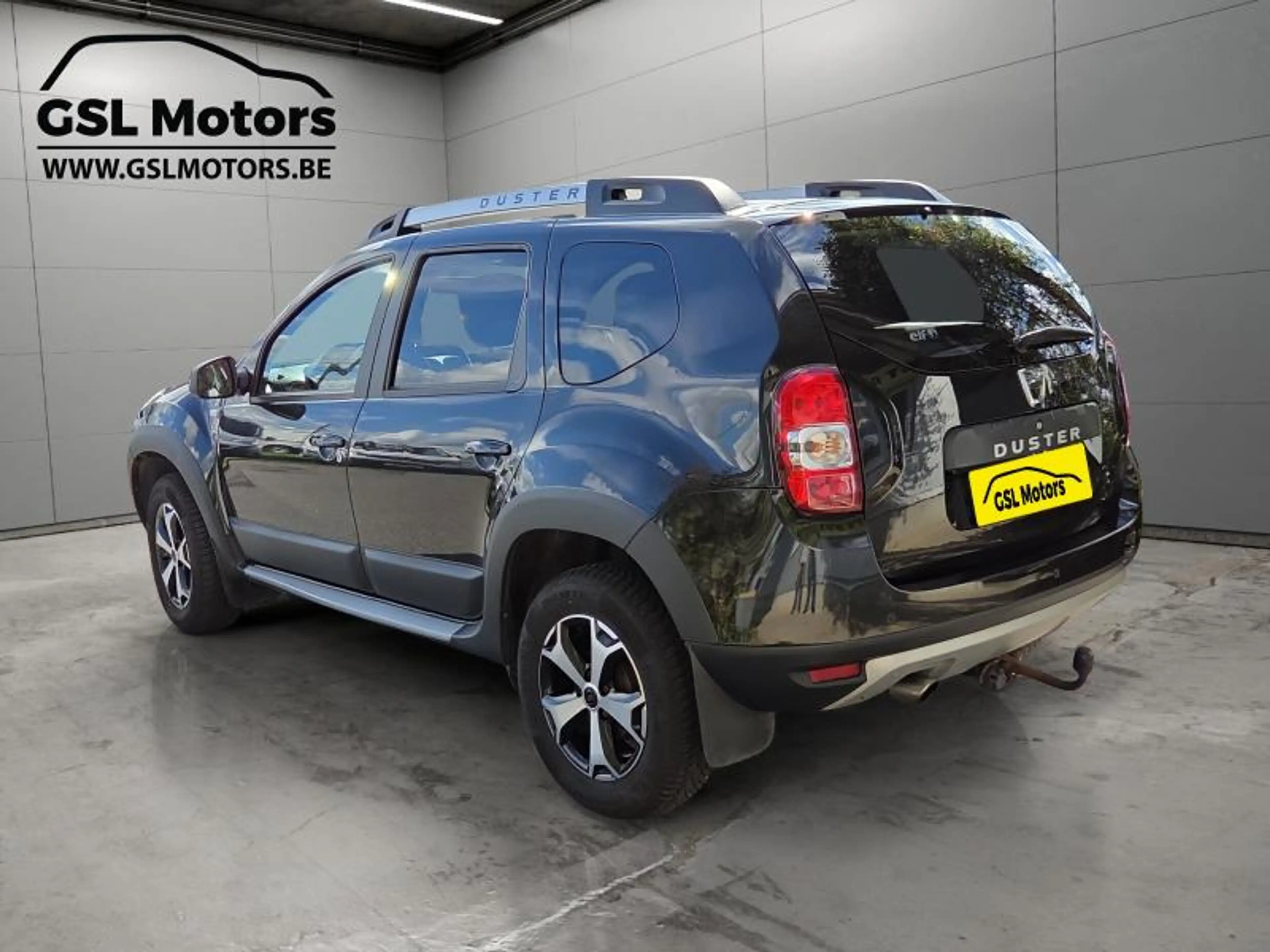 Dacia Duster 1.200cc 125cv 4x4 noir 08/17 Airco GPS Cruise — photo 7