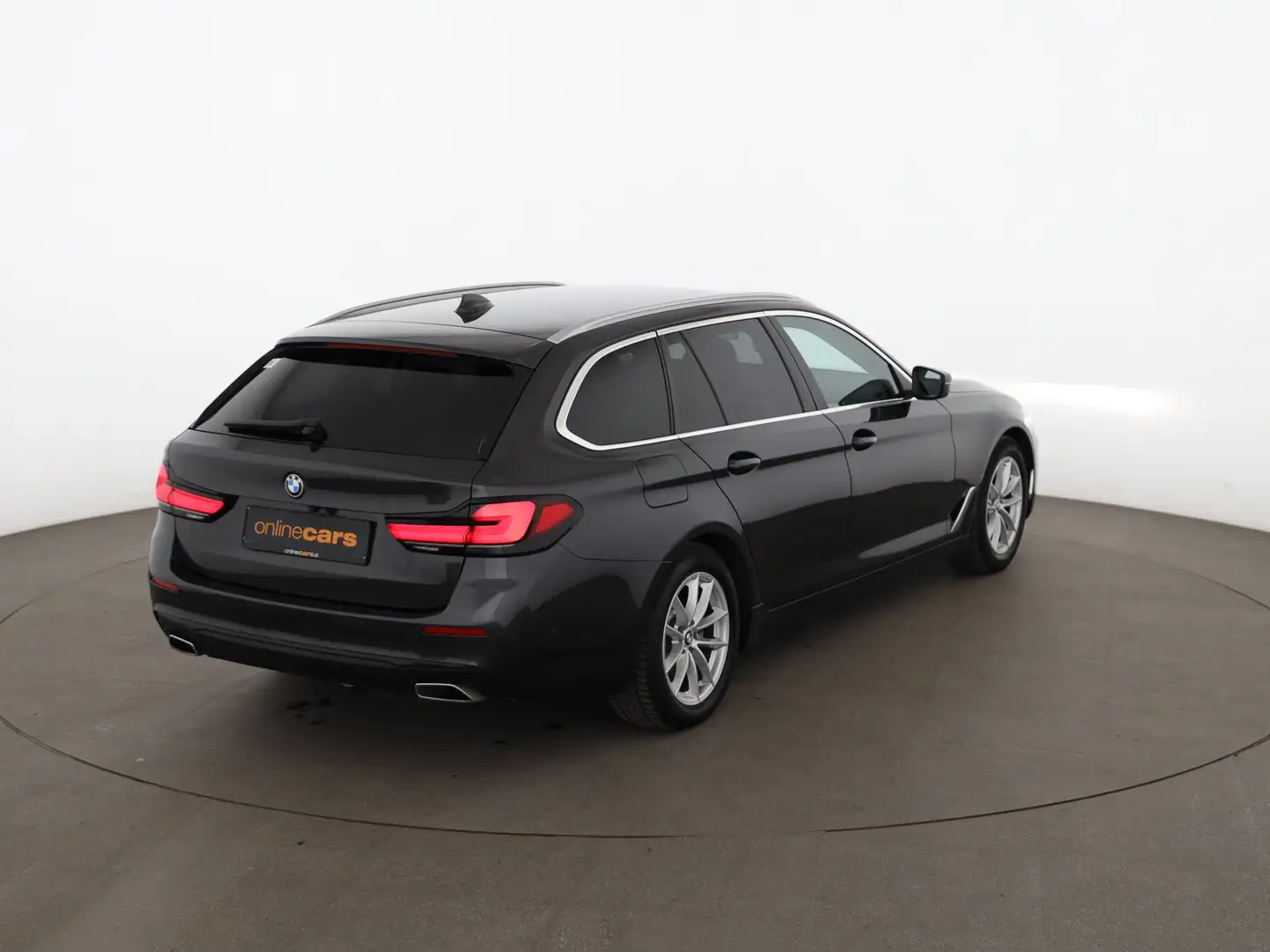 BMW 518 d Touring Aut LED AHK LEDER NAVI MEMORY SITZHZ Grau - 2