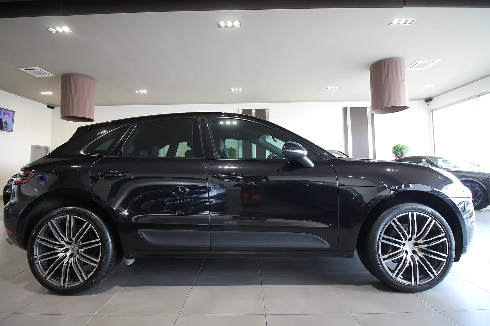 Porsche Macan MACAN 2.0 Zwart - 2