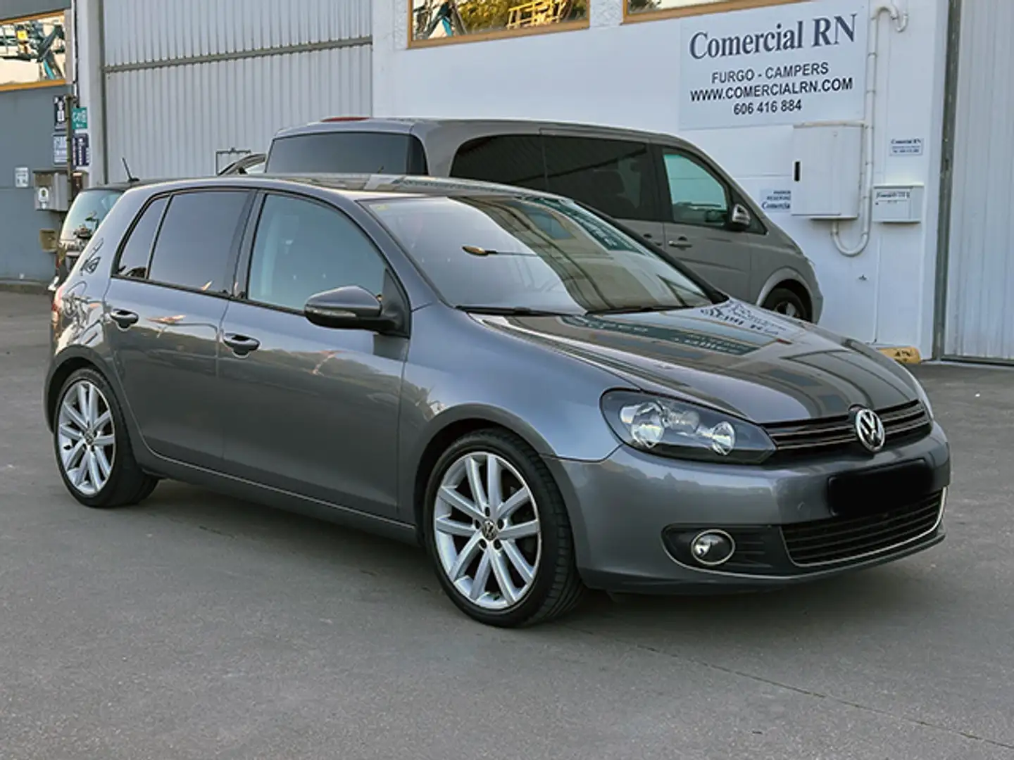 Volkswagen Golf 1.6TDI CR Advance 105 Grijs - 1