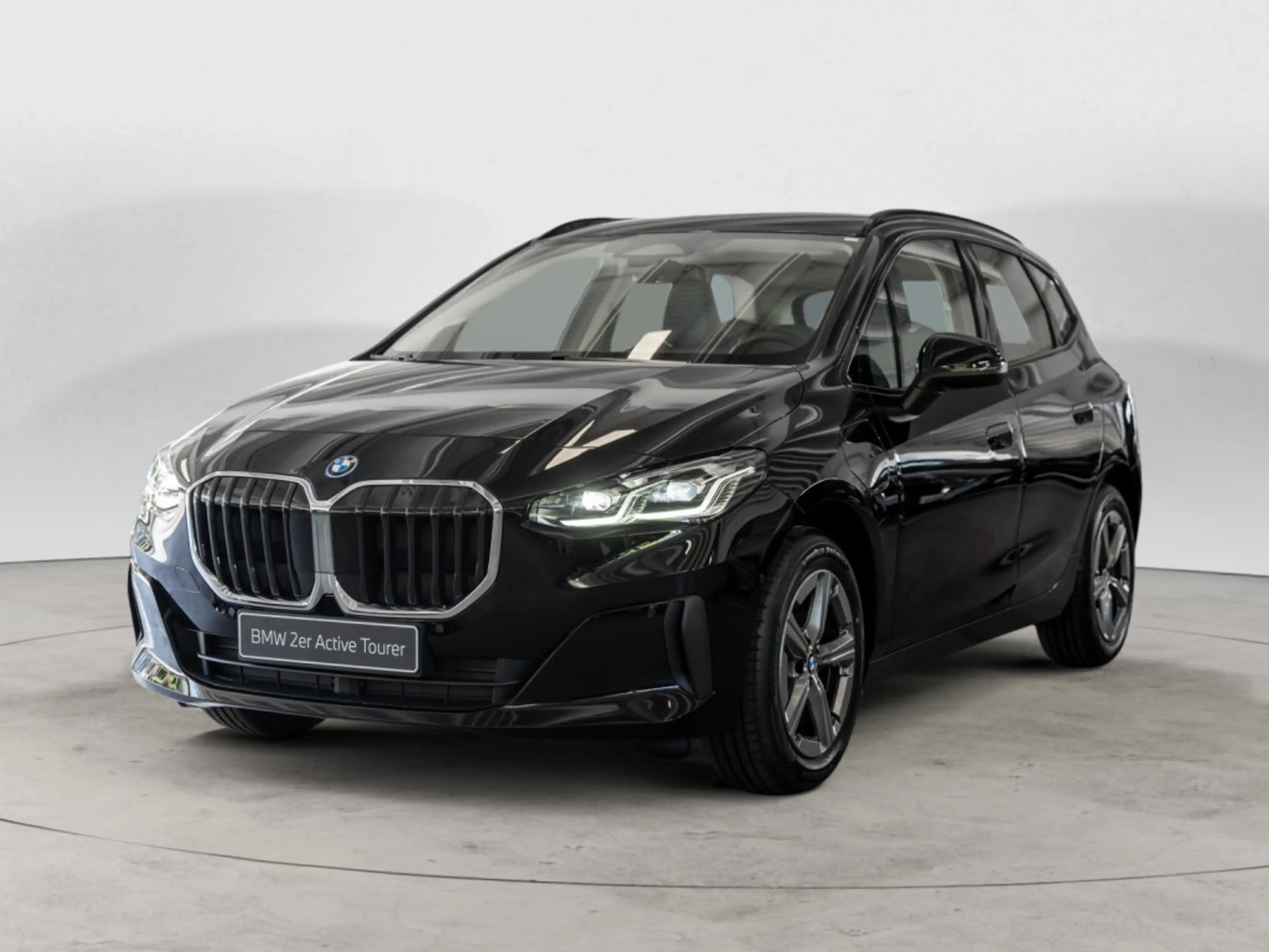 BMW 225 Active Tourer xDrive LED ACC AHK NAVI SHZ — photo 2