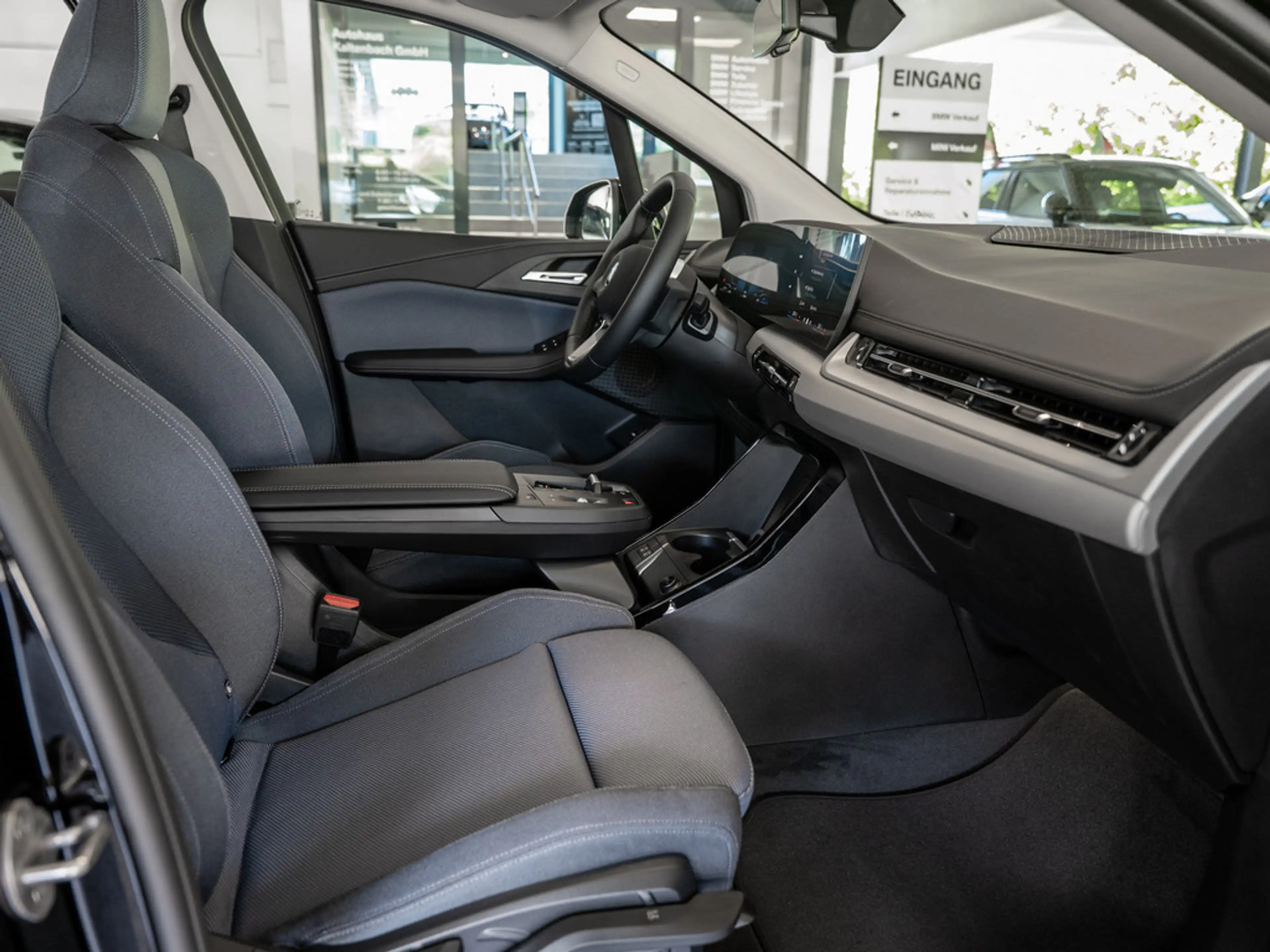 BMW 225 Active Tourer xDrive LED ACC AHK NAVI SHZ — photo 9