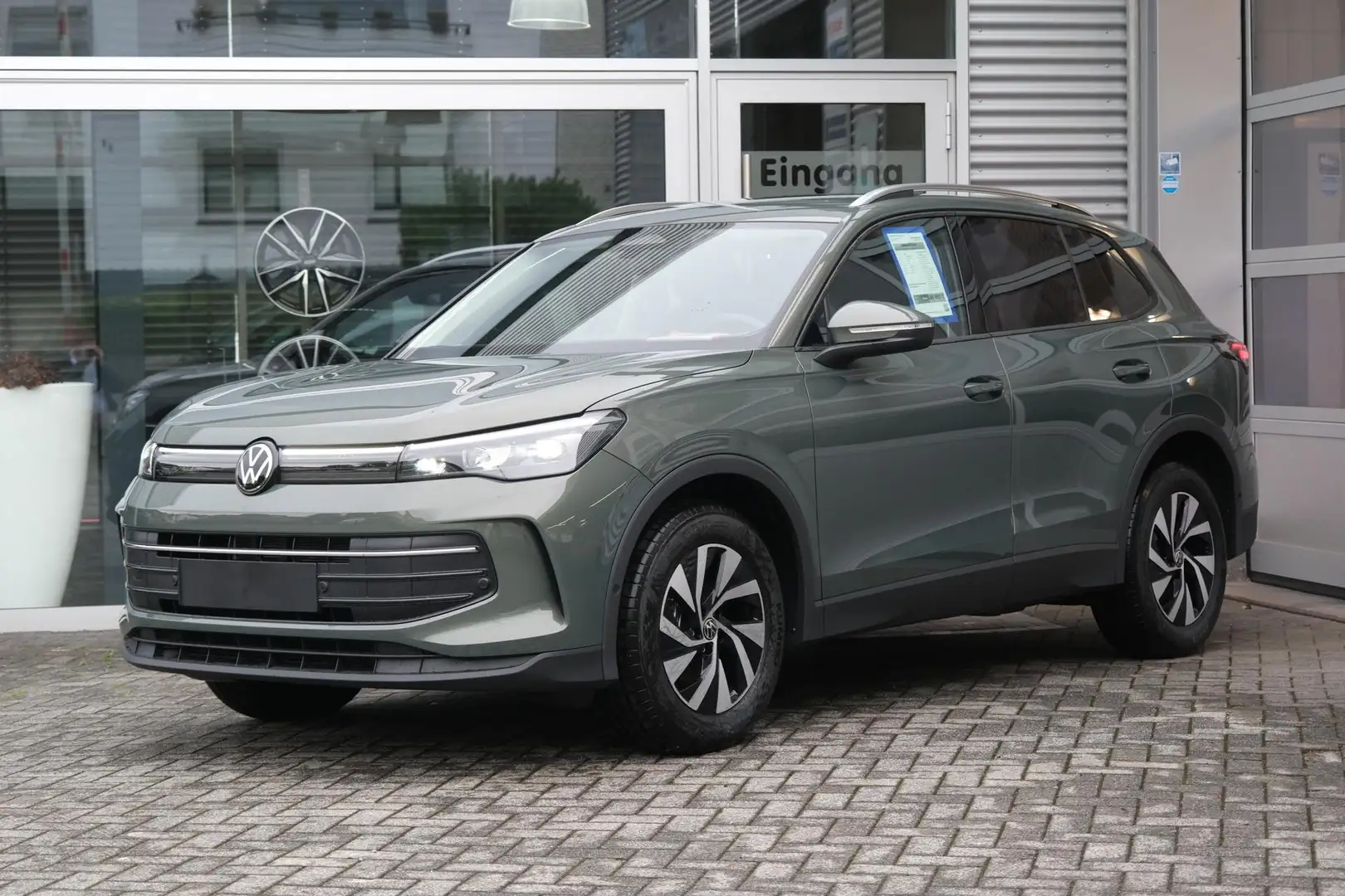 Volkswagen Tiguan 1.5 eTSI DSG Life Navi AHK LED Plus Komfortpake... Зелений - 1
