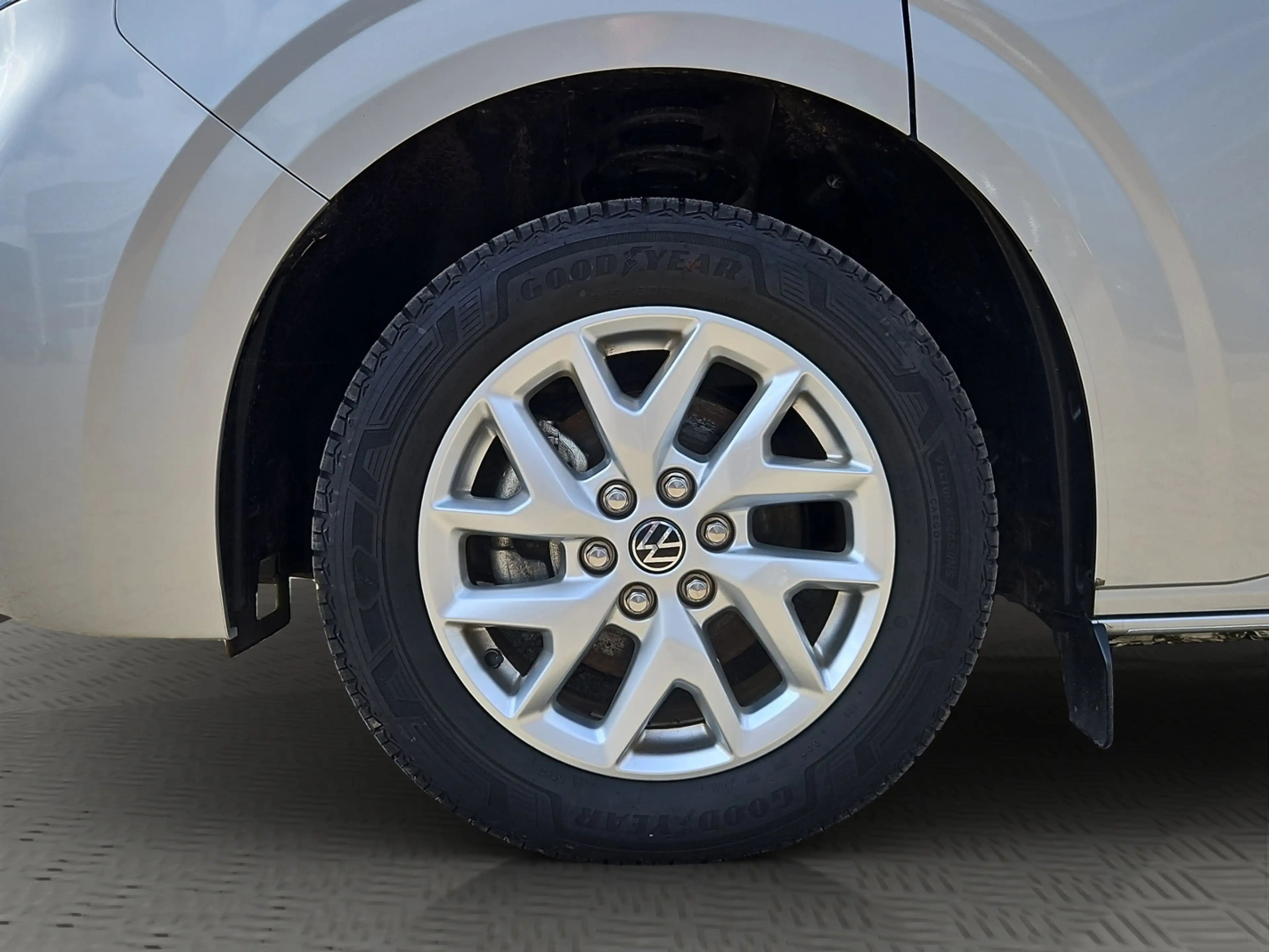 Volkswagen T7 Caravelle Style 2.0 TDI 9-Sitzer AHK Navi Rückfahrkamera Si — photo 7
