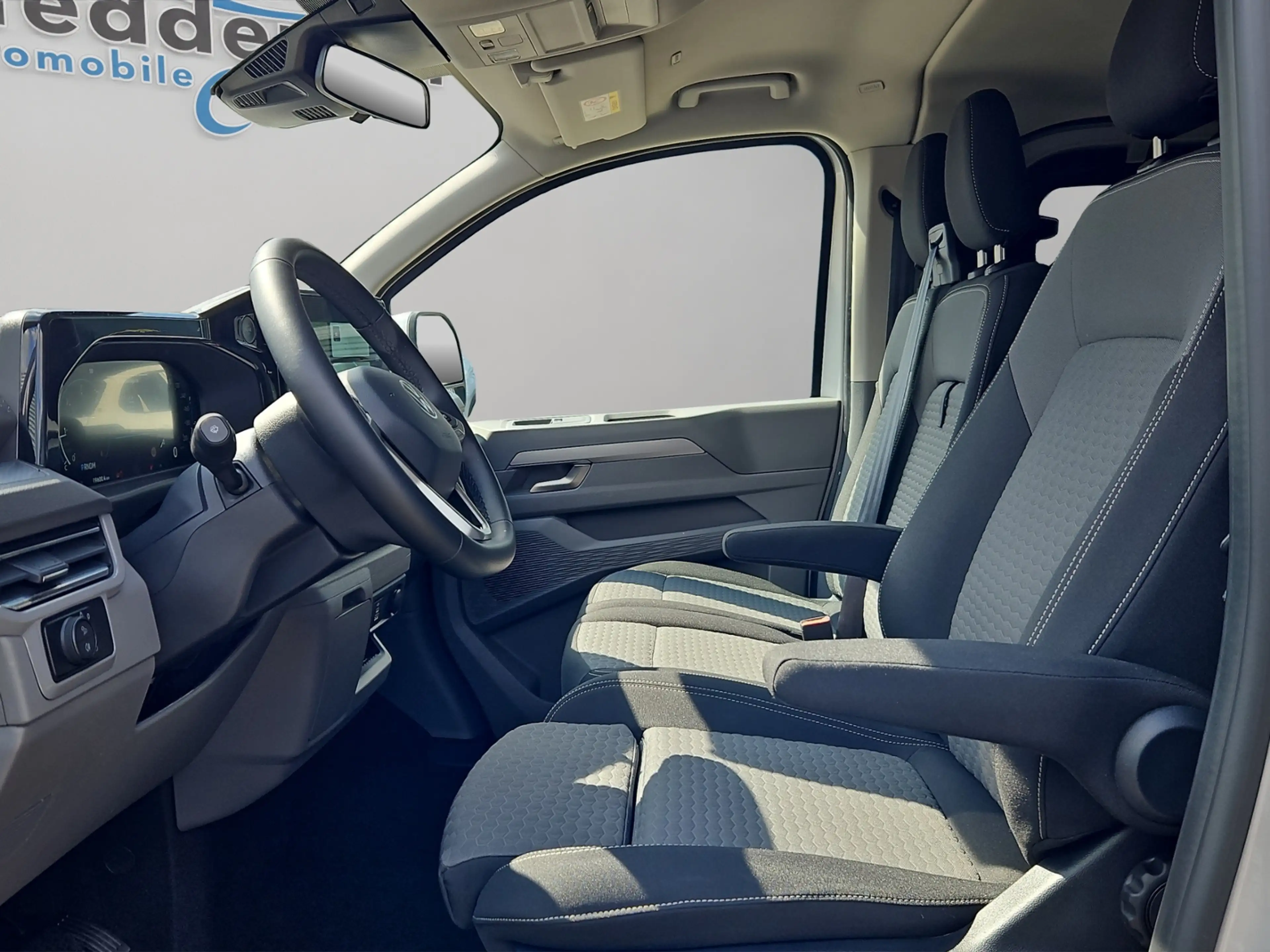Volkswagen T7 Caravelle Style 2.0 TDI 9-Sitzer AHK Navi Rückfahrkamera Si — photo 8