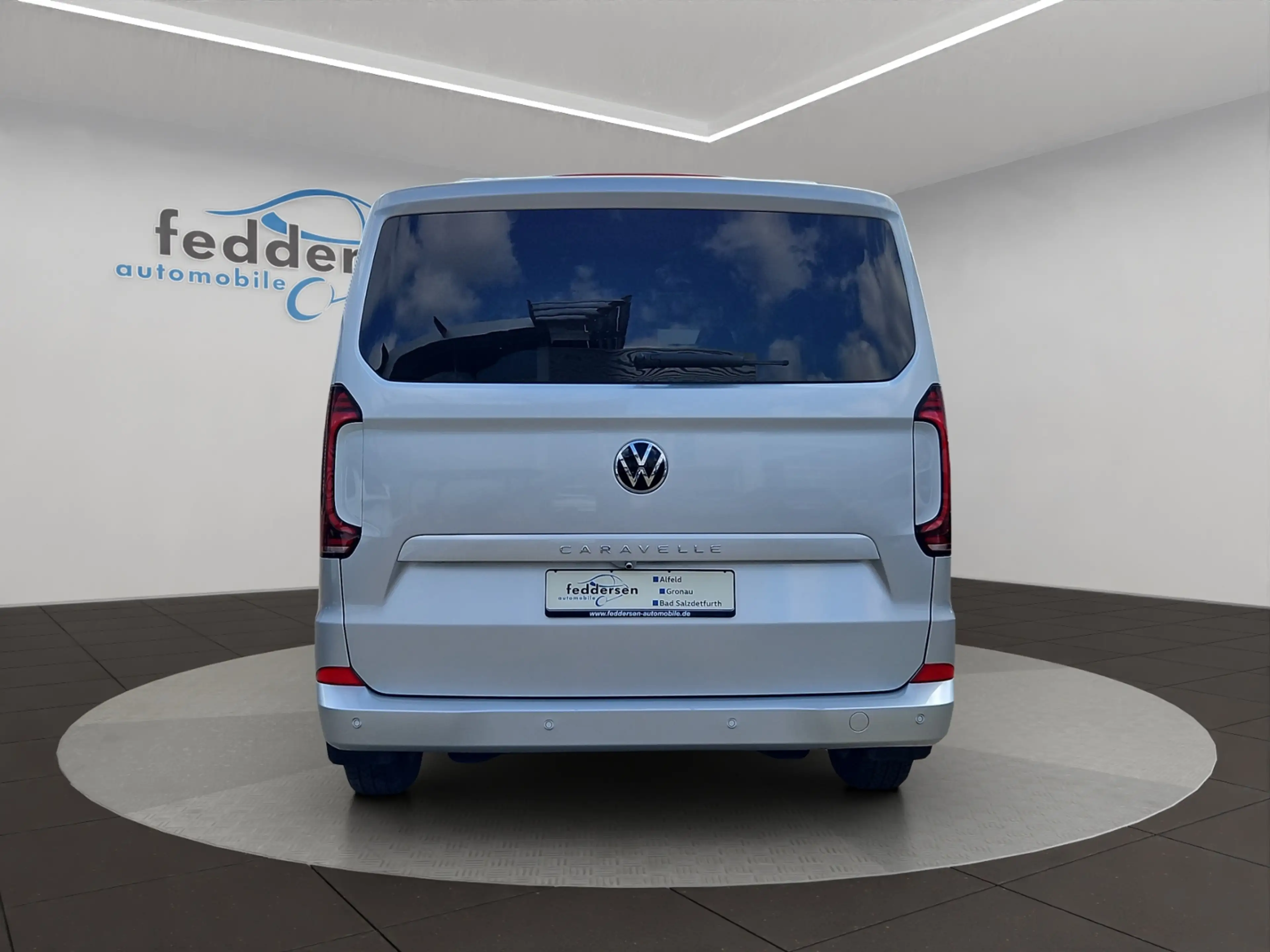 Volkswagen T7 Caravelle Style 2.0 TDI 9-Sitzer AHK Navi Rückfahrkamera Si — photo 5