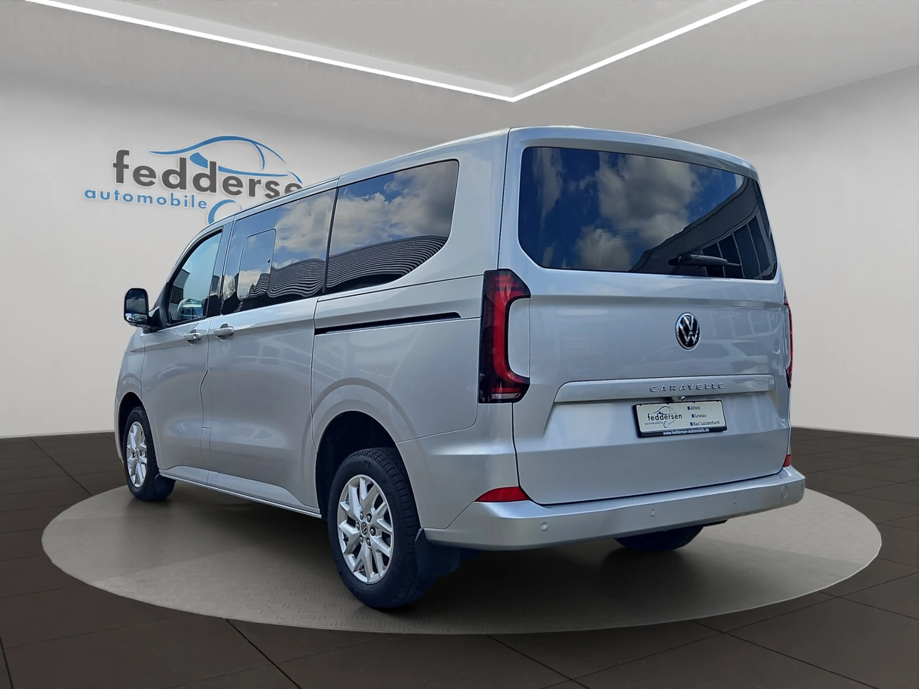 Volkswagen T7 Caravelle Style 2.0 TDI 9-Sitzer AHK Navi Rückfahrkamera Si — photo 6