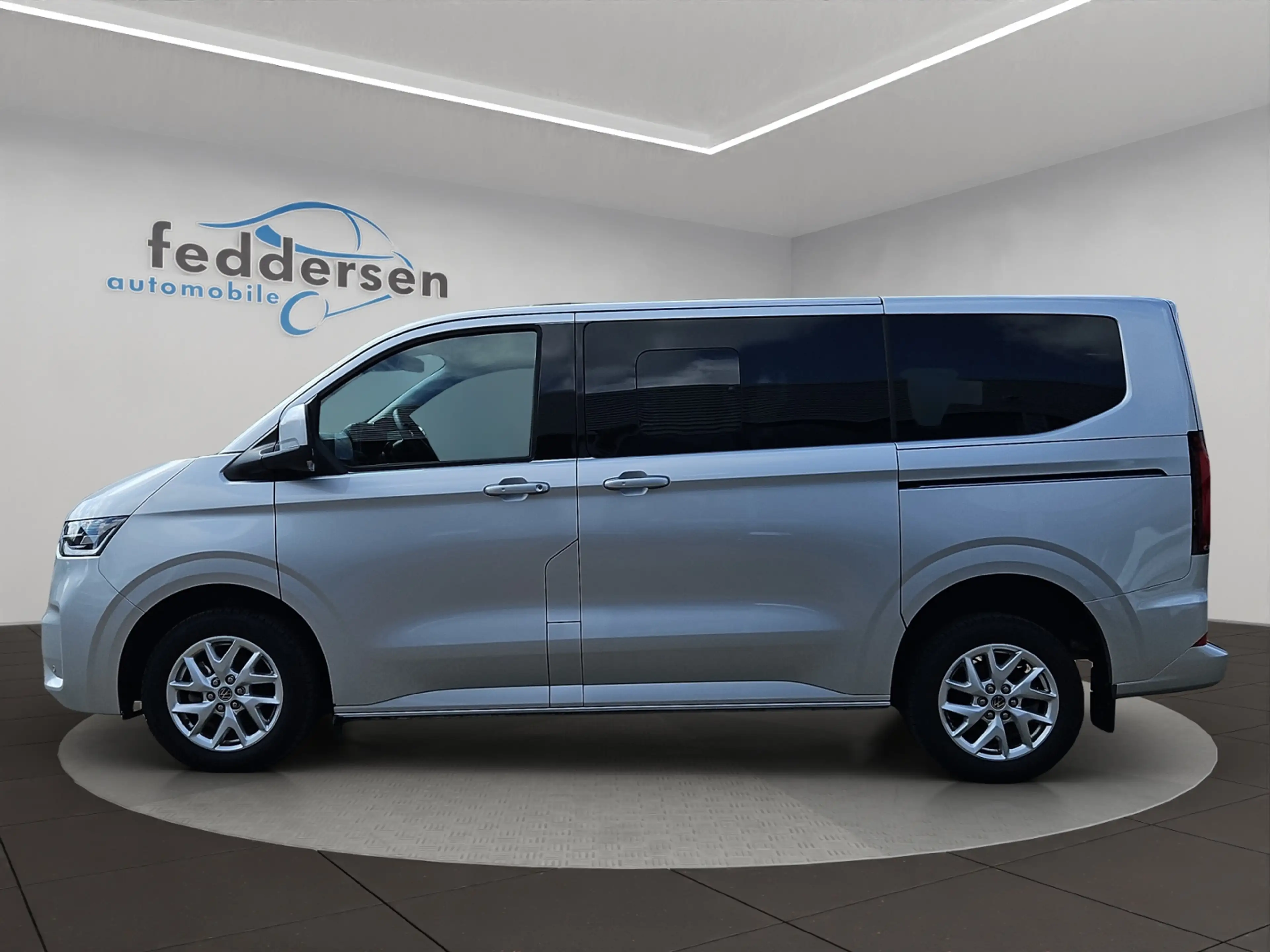 Volkswagen T7 Caravelle Style 2.0 TDI 9-Sitzer AHK Navi Rückfahrkamera Si — photo 4