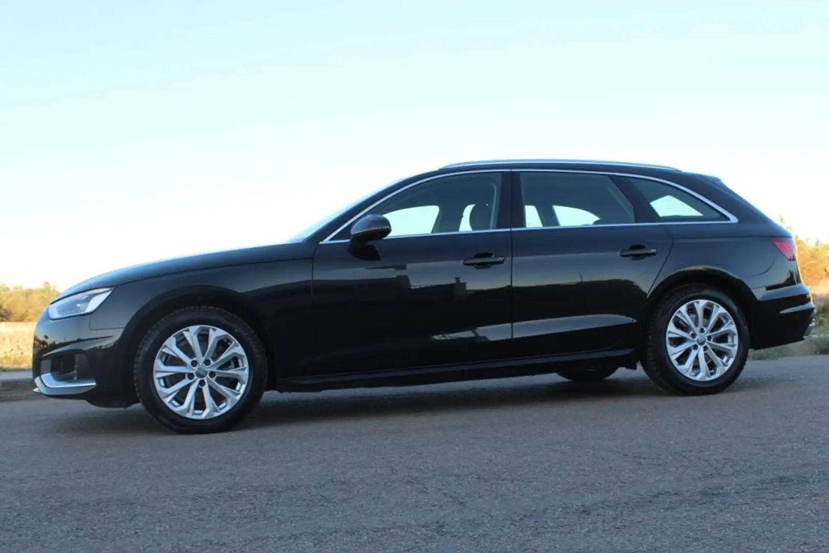 Audi A4 SW 2.0 tdi 163CV s-tronic *MATRIX *CARPLAY Nero - 2