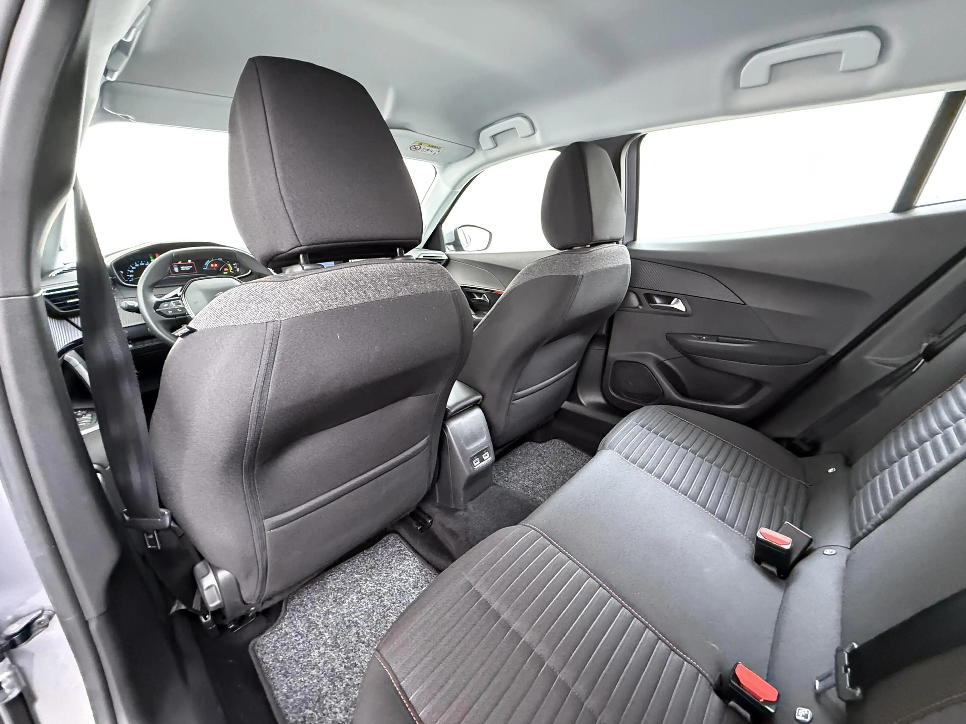 Peugeot e-2008 Active Pack 50kWh | 1ste eigenaar | ACCU 90% | Par — photo 7