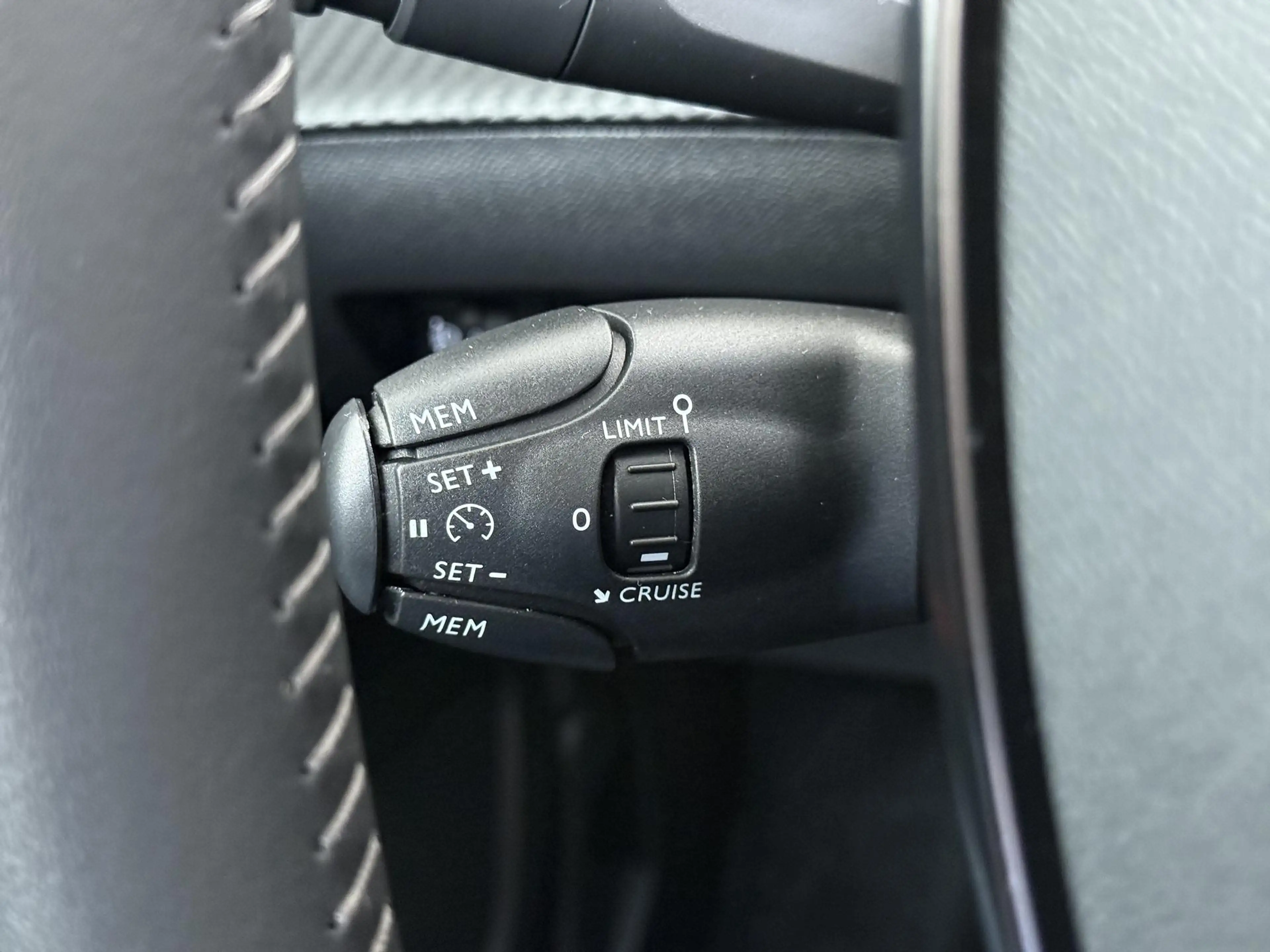 Peugeot e-2008 Active Pack 50kWh | 1ste eigenaar | ACCU 90% | Par — photo 13