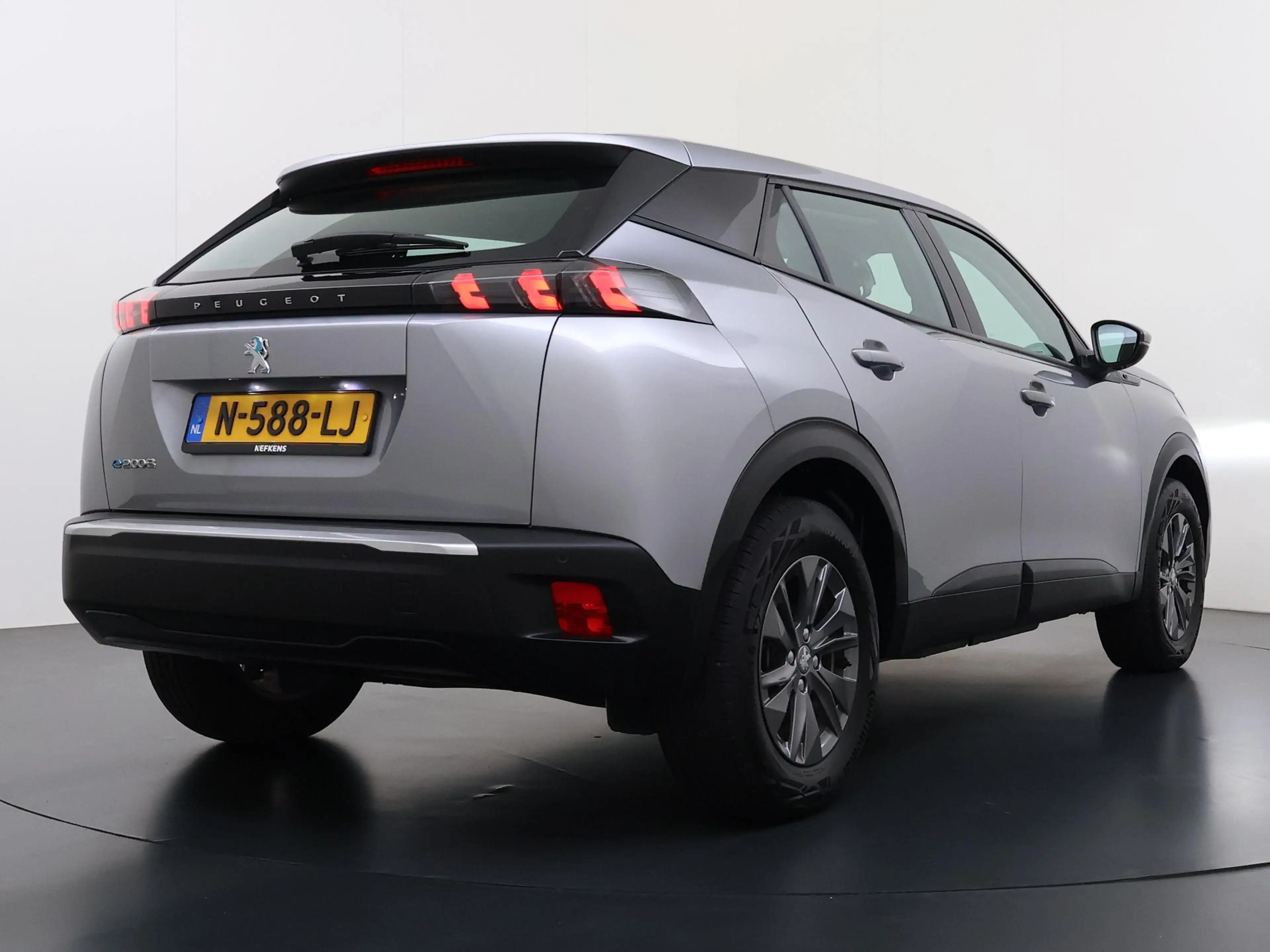 Peugeot e-2008 Active Pack 50kWh | 1ste eigenaar | ACCU 90% | Par — photo 3