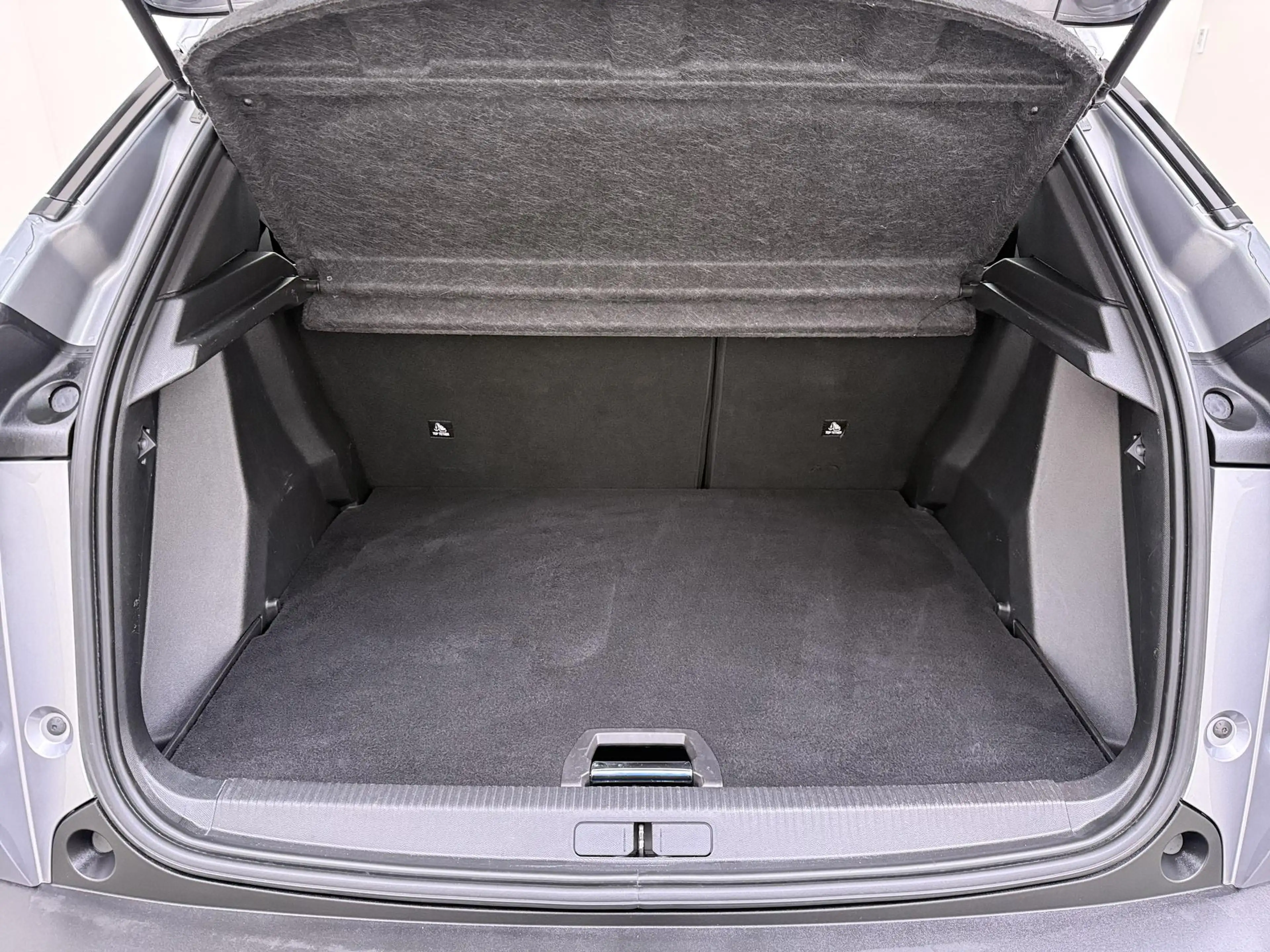 Peugeot e-2008 Active Pack 50kWh | 1ste eigenaar | ACCU 90% | Par — photo 9