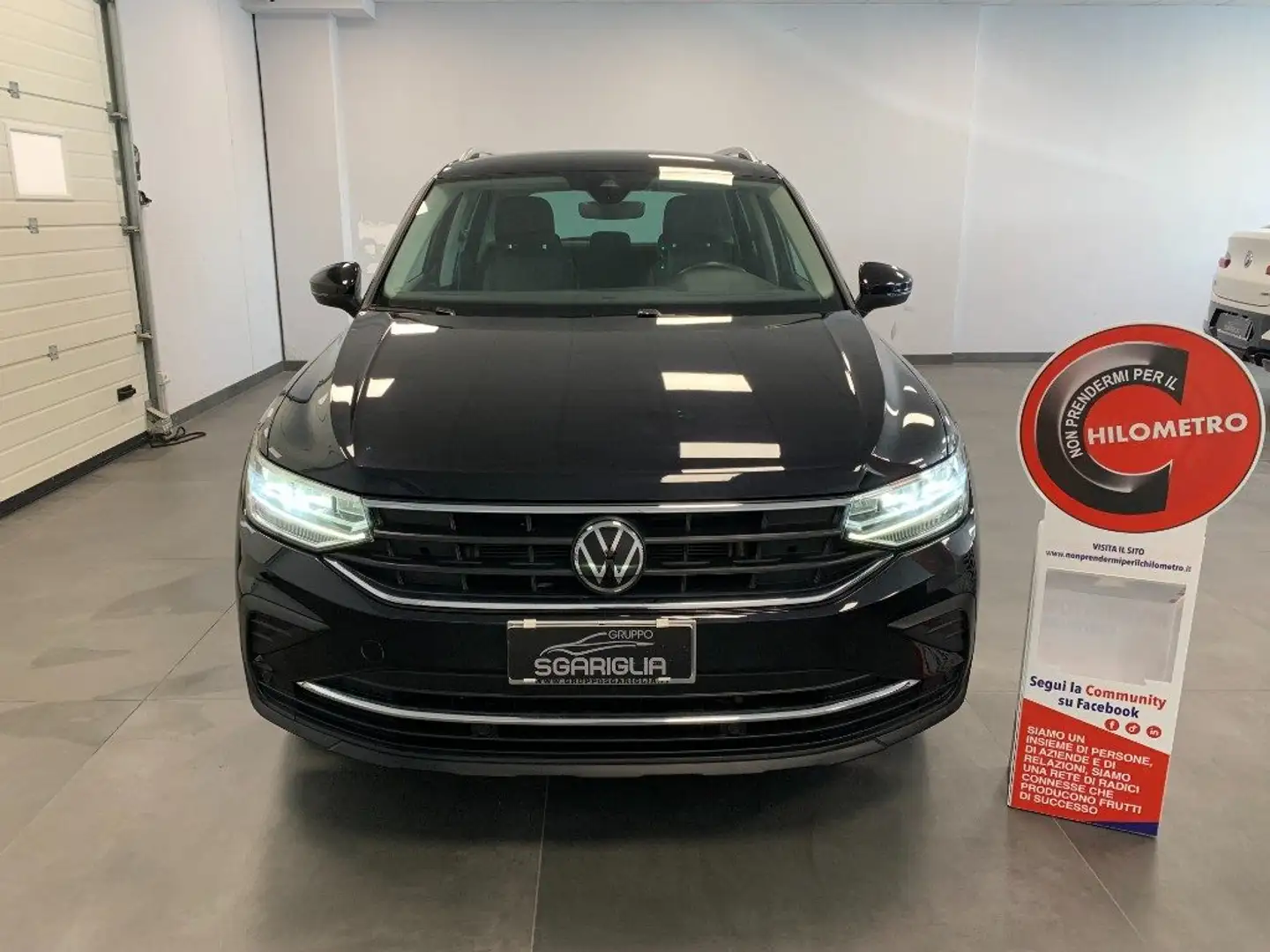 Volkswagen Tiguan 2.0 TDI Automatico DSG Elegance Noir - 2
