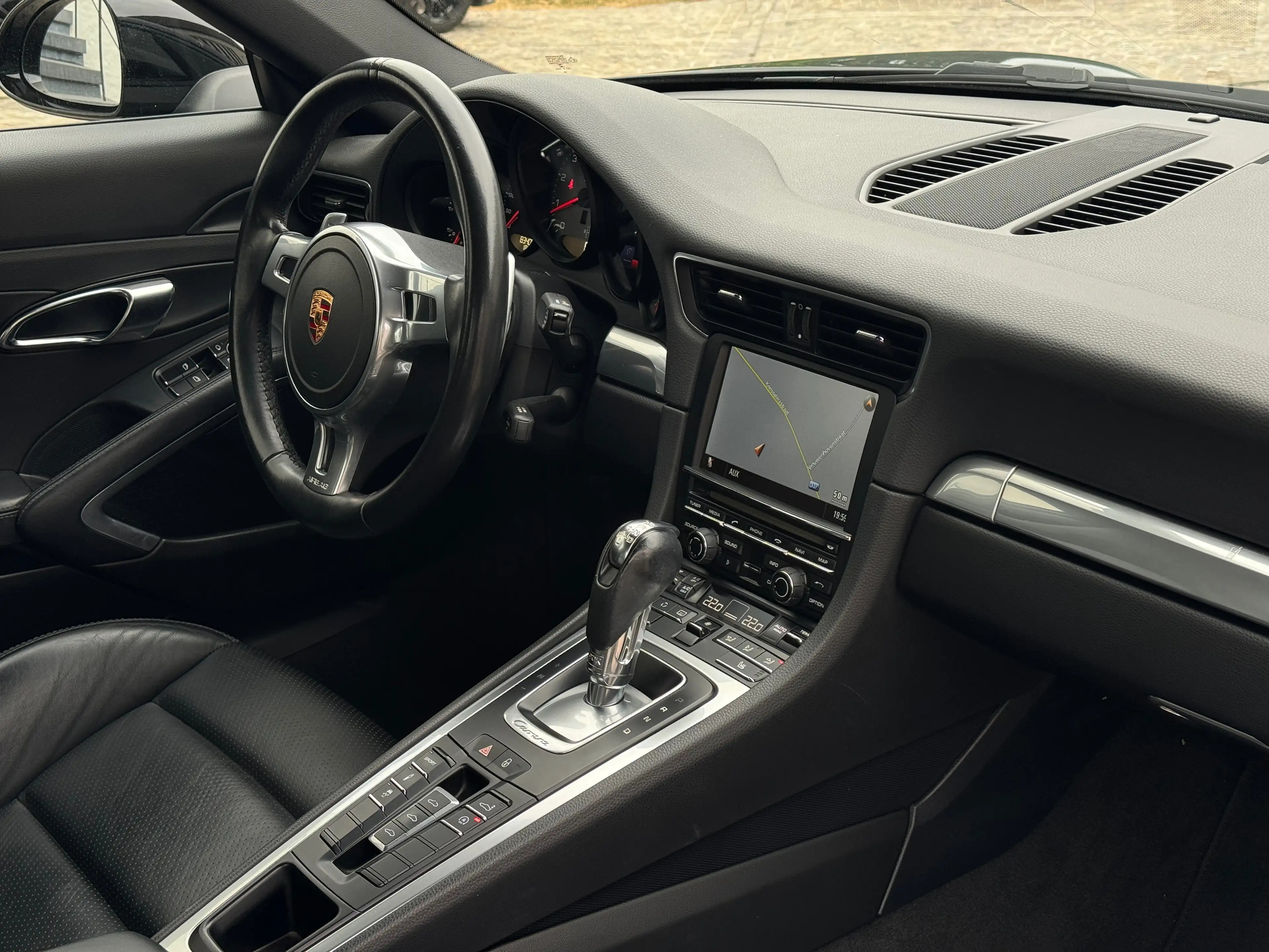 Porsche 911 - 991 Carrera 4S 3.8i Coupé PDK — photo 10