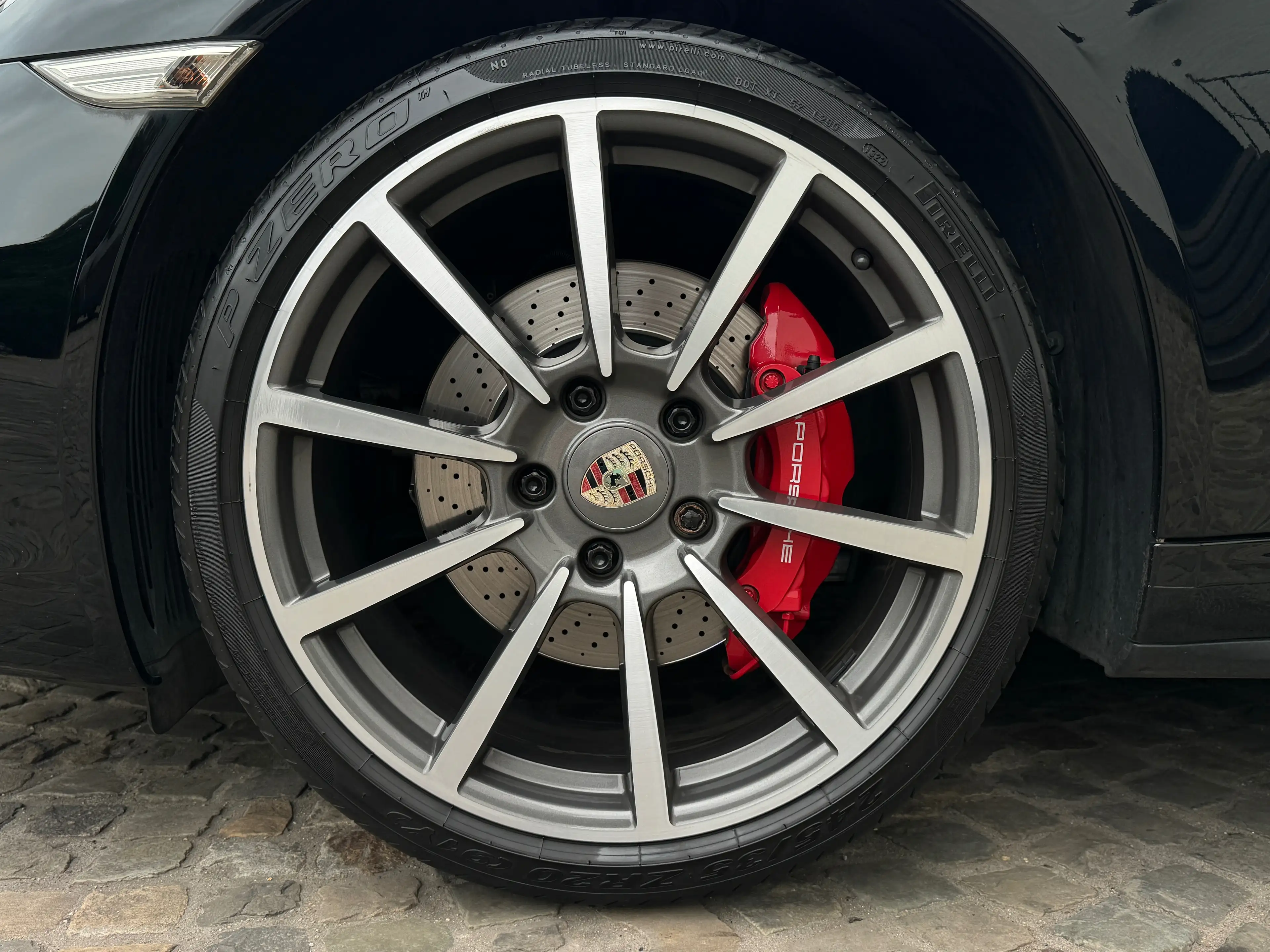 Porsche 911 - 991 Carrera 4S 3.8i Coupé PDK — photo 9