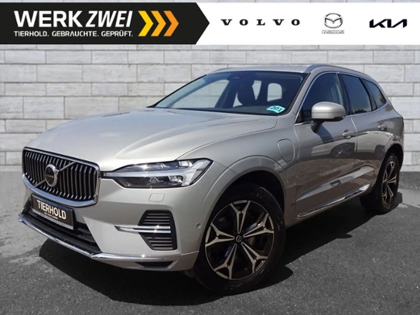 Volvo XC60 T6 Inscription Plug-In AHK Google ACC Pano Silber - 1