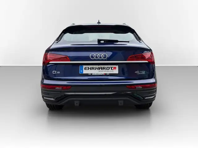 Audi Q5 view 9