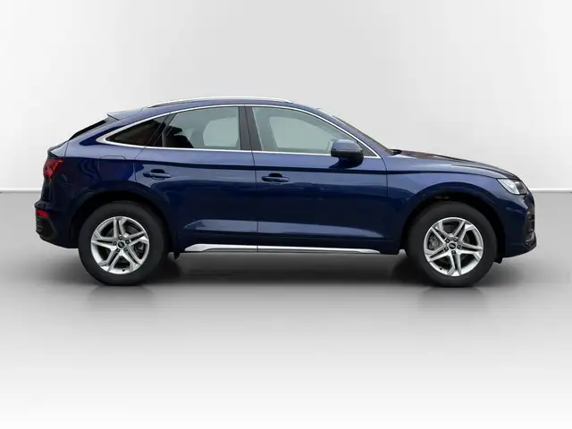Audi Q5 view 6