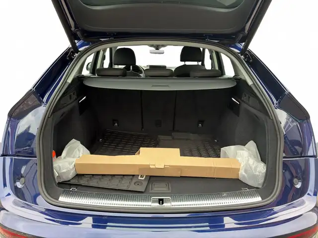 Audi Q5 view 12
