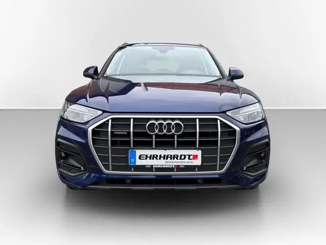 Audi Q5 view 3