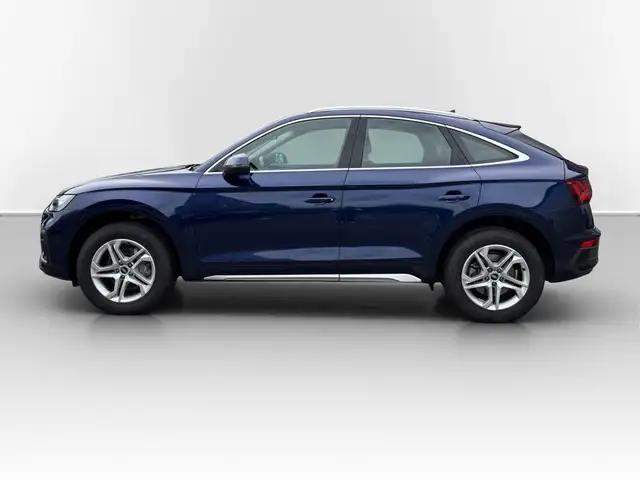 Audi Q5 view 11