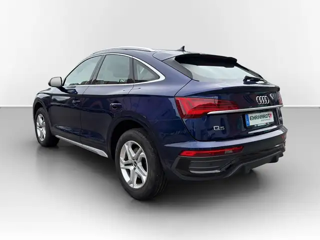 Audi Q5 view 10