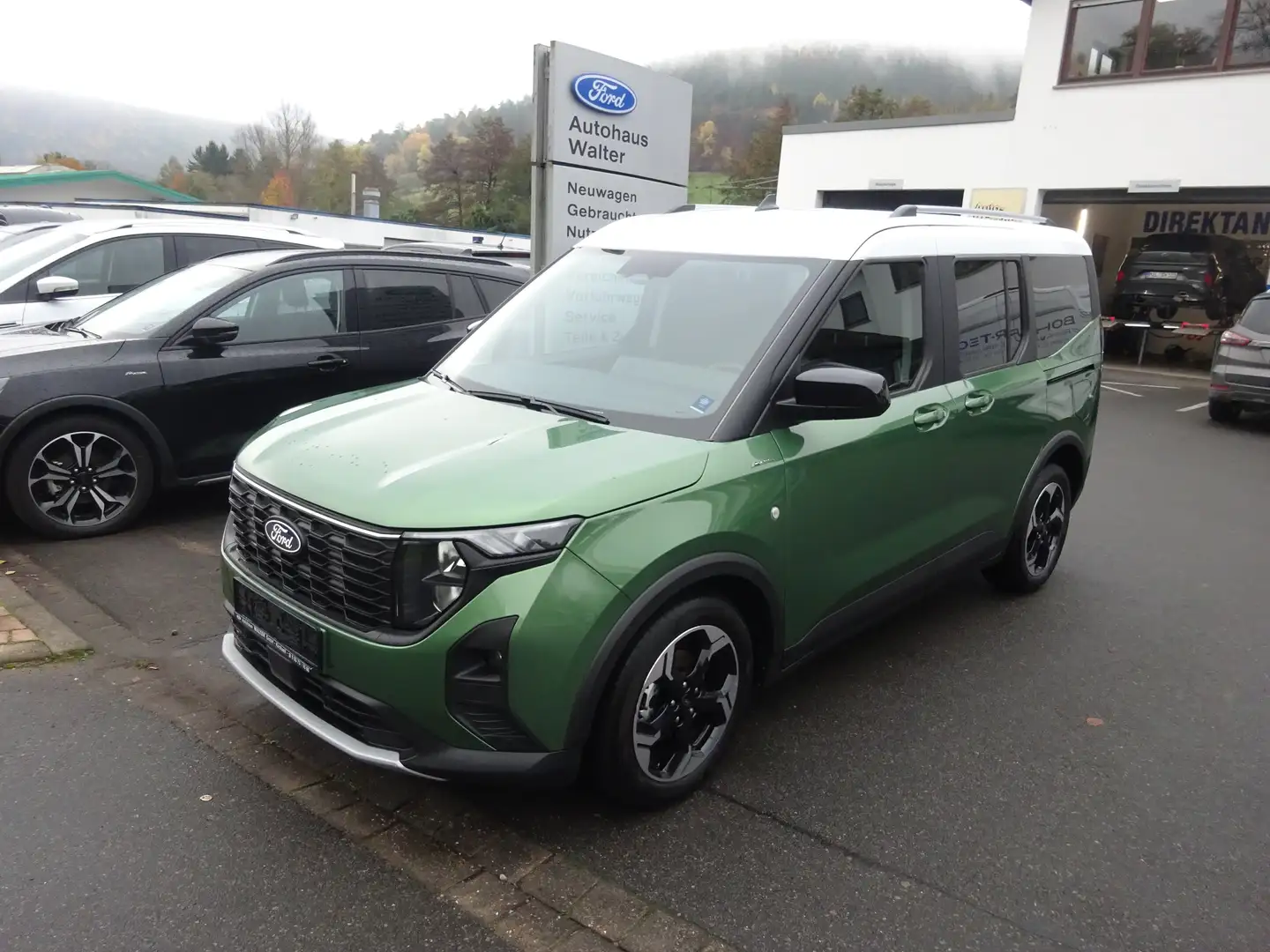 Ford Tourneo Courier Active Grün - 1