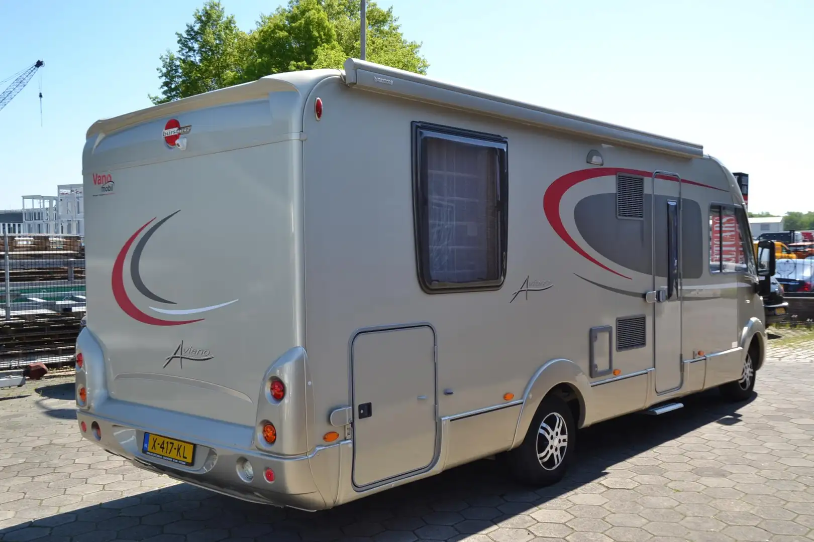 Bürstner Aviano BU I727 Gold/Edition - Airco - Queen b Gold - 2