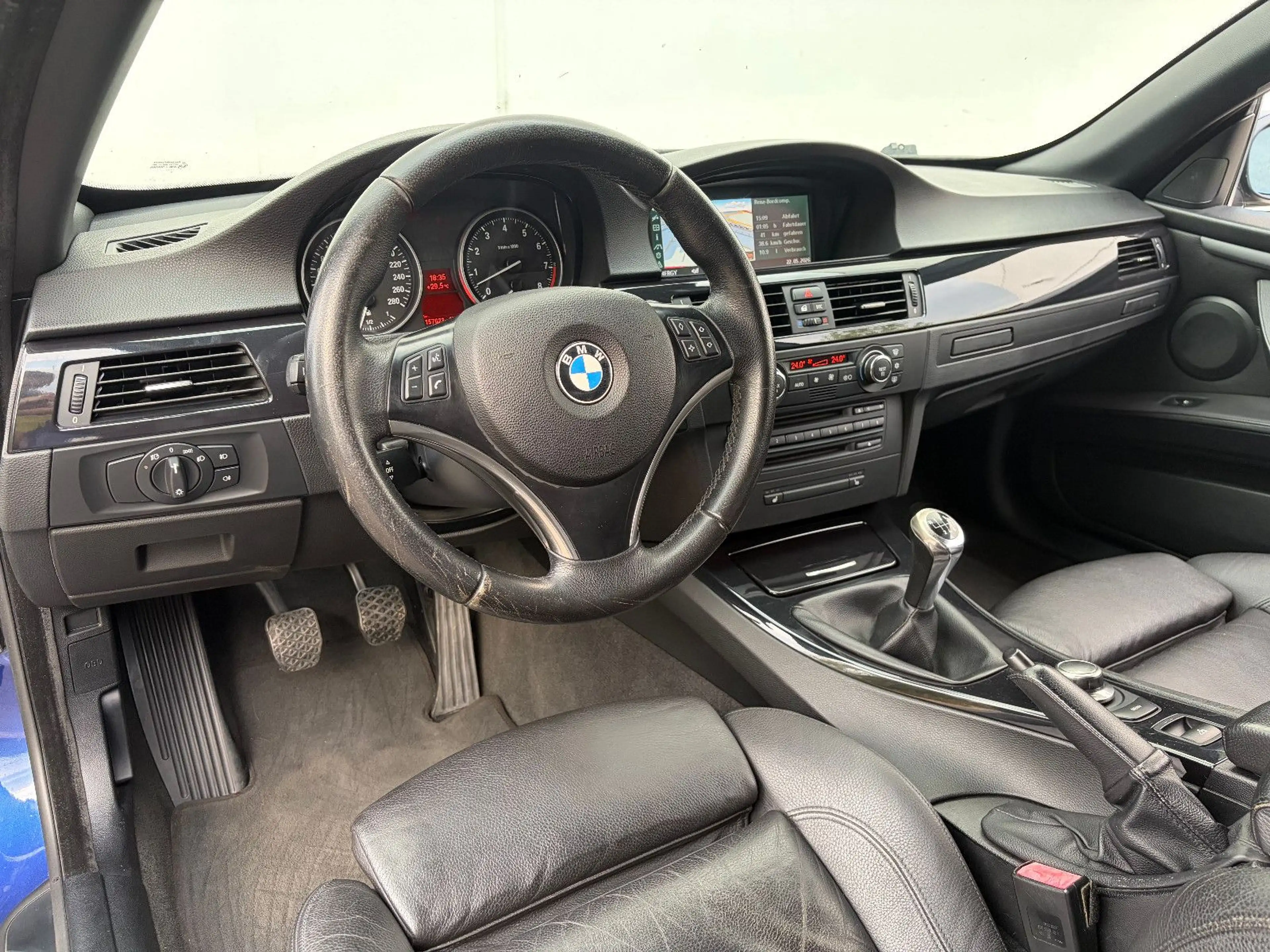 BMW 325 i Cabrio*SPORT**Bi-XENON*LEDER*NAVI*PDC* — photo 17