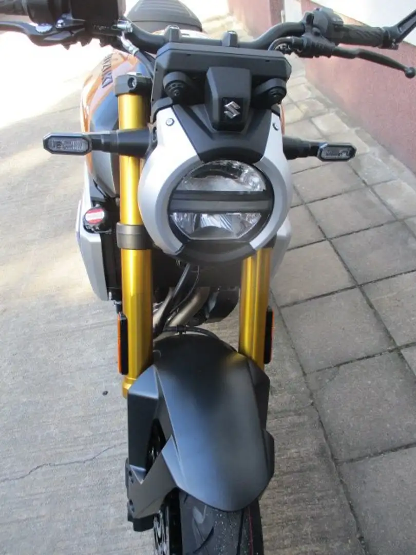 Suzuki GSX-8T Oro - 2