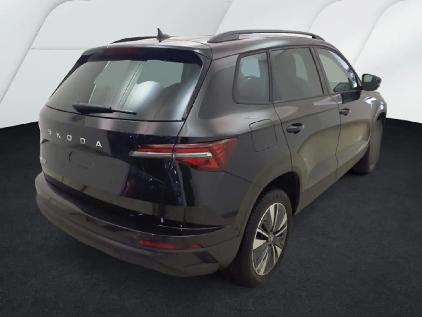 Skoda Karoq Selection 1.5TSI DSG LED Nav 360° Pano AHK Schwarz - 2