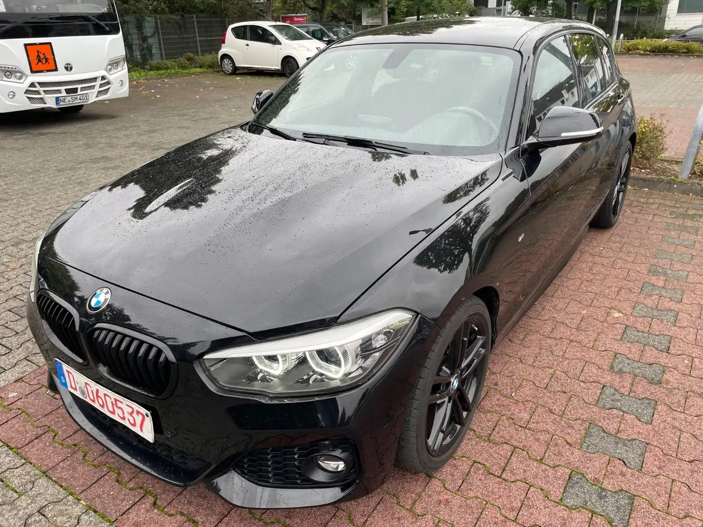 BMW 118 i MSport aut. Navi Leder LED Shz PDC uvm. Schwarz - 1